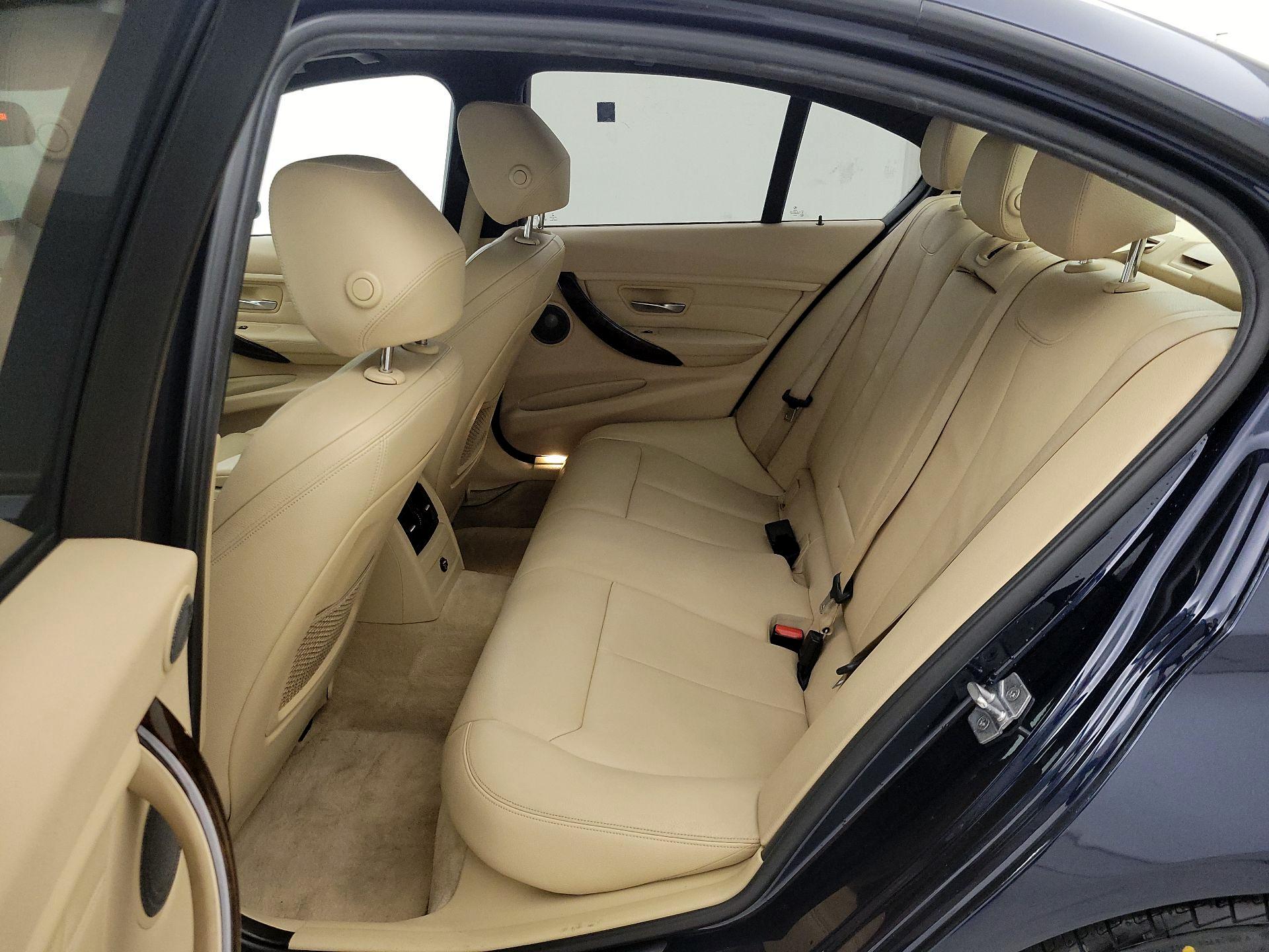 Thumbnail: 2015 BMW 3 Series - 20