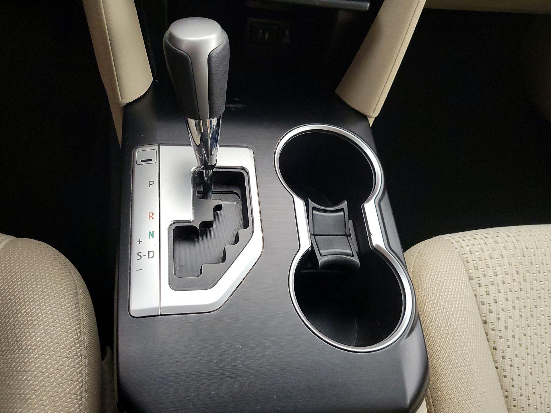 Thumbnail: 2014 Toyota Camry - 17