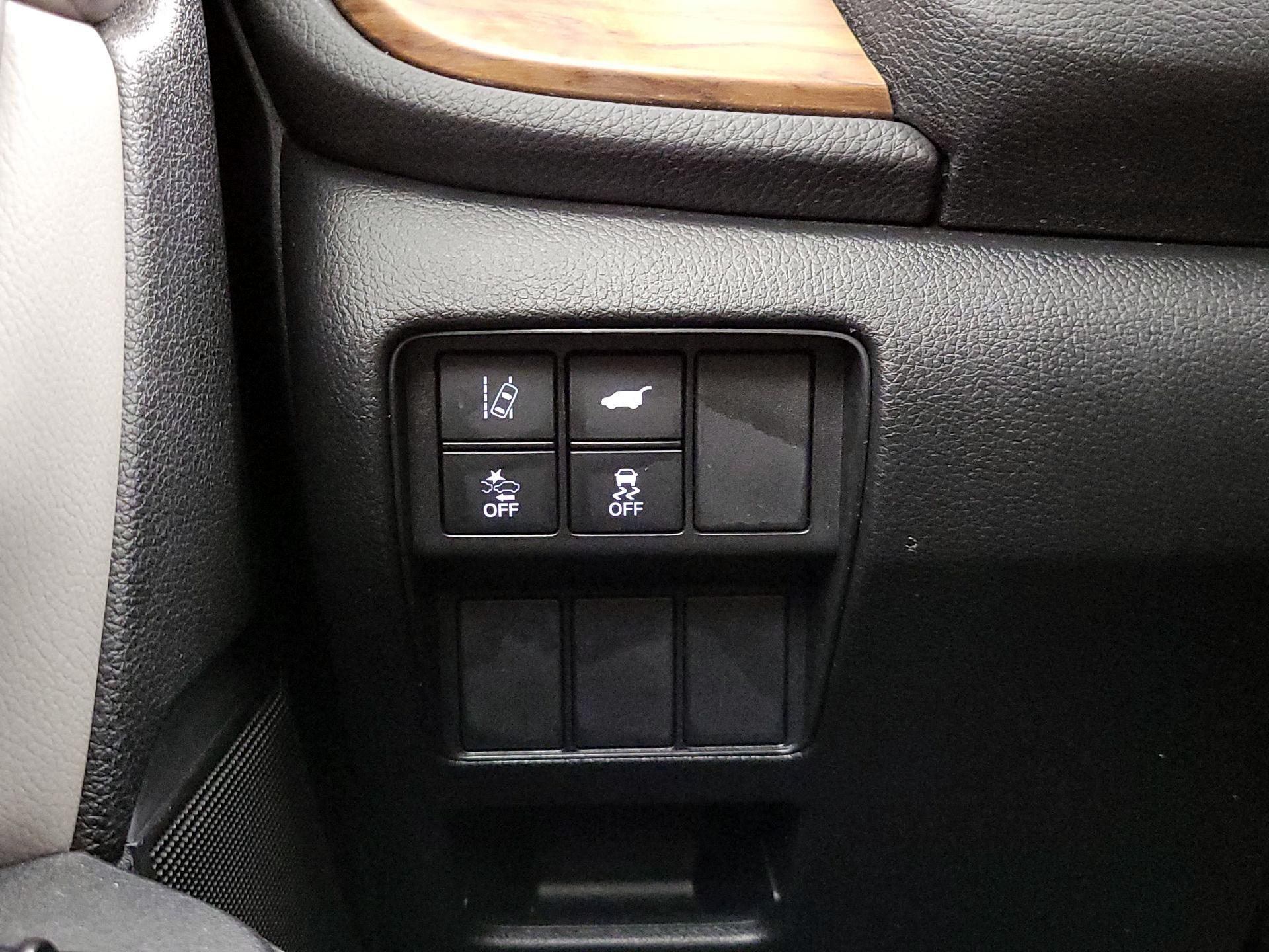 Thumbnail: 2017 Honda CR-V - 13