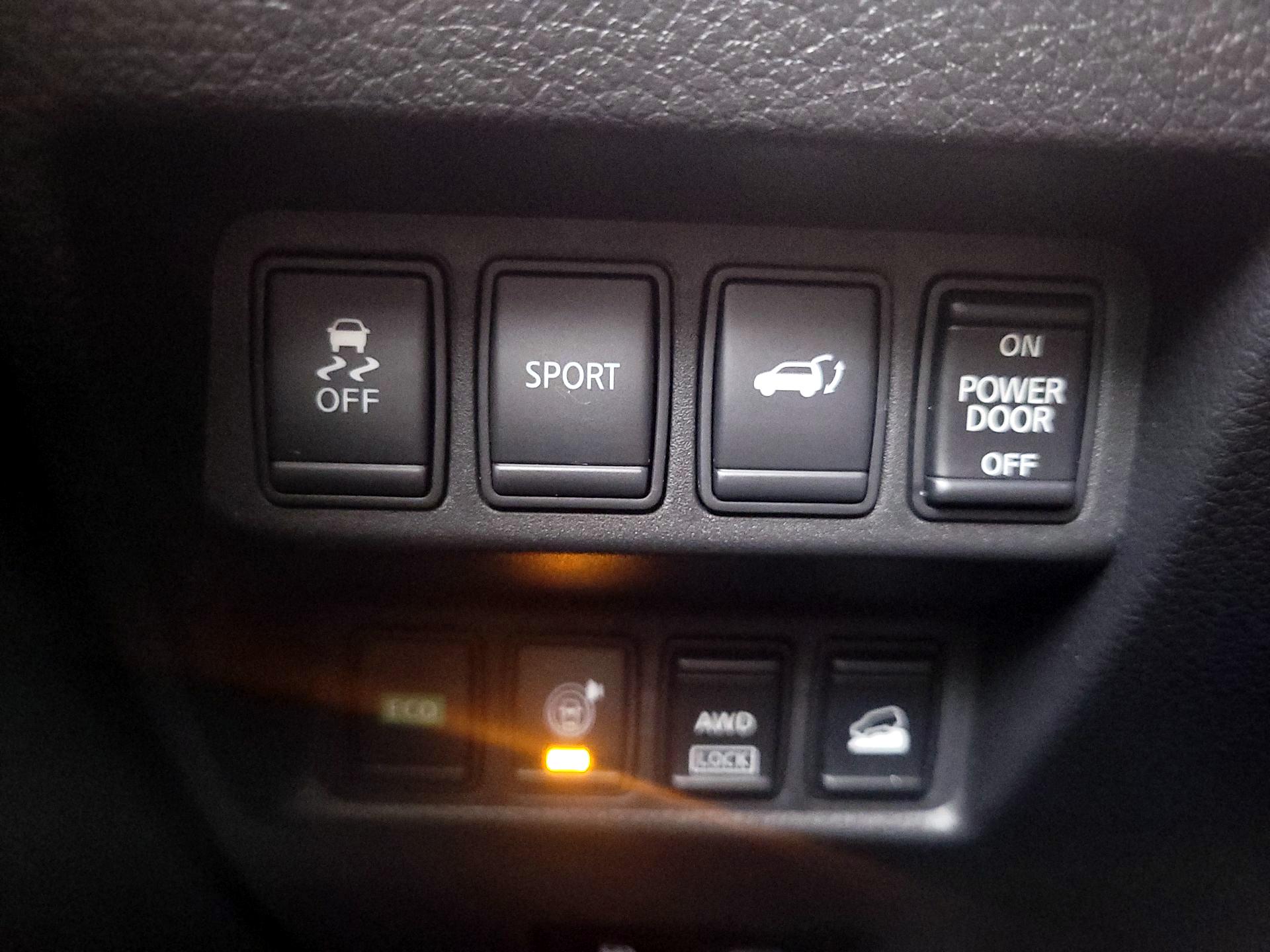 Thumbnail: 2015 Nissan Rogue - 13