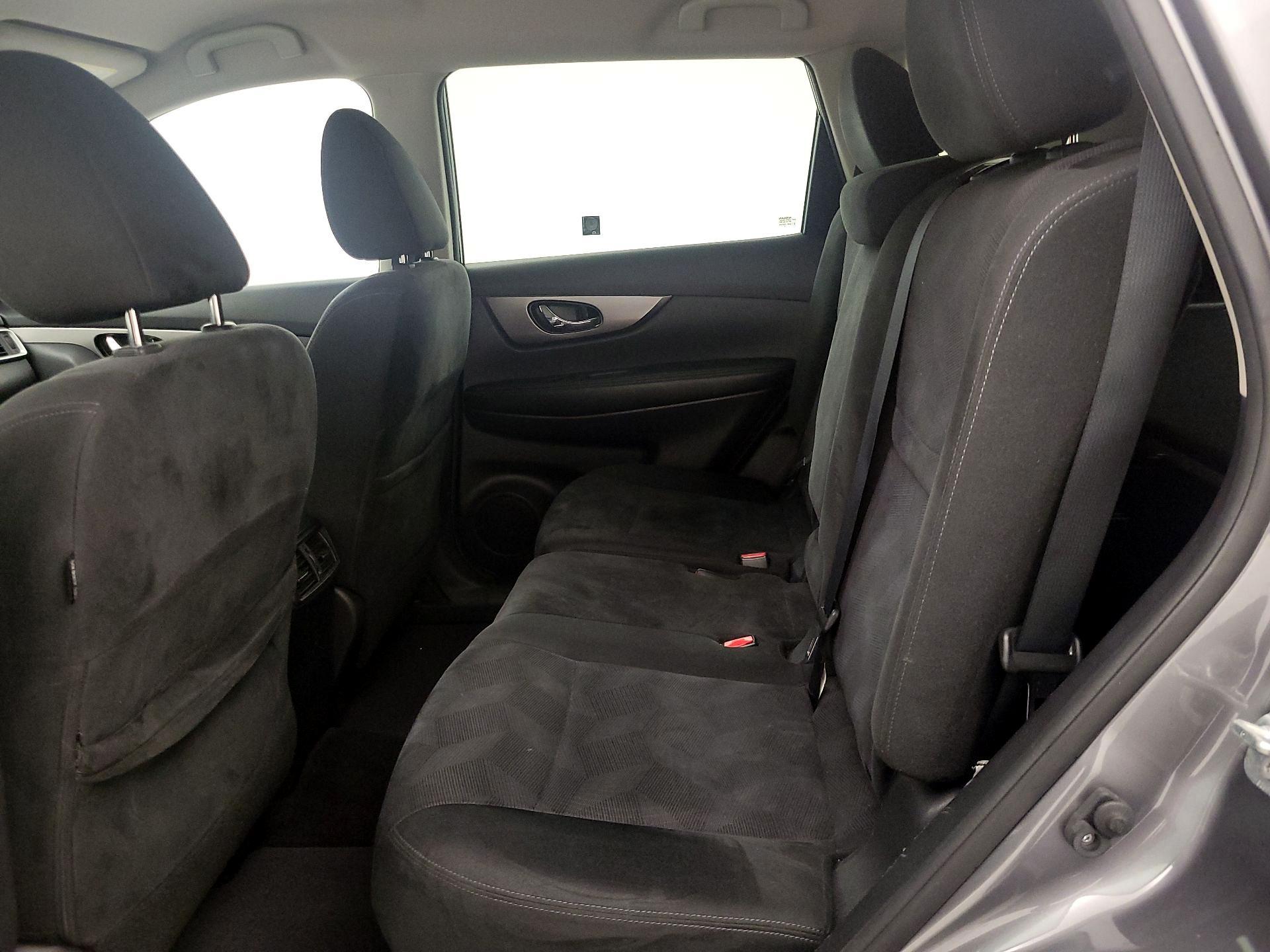 Thumbnail: 2015 Nissan Rogue - 20