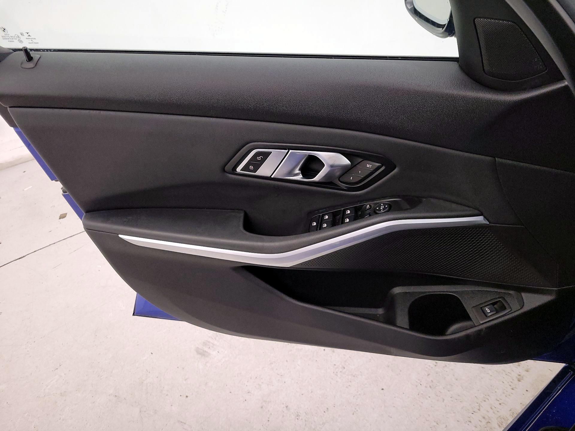 Thumbnail: 2019 BMW 3 Series - 12