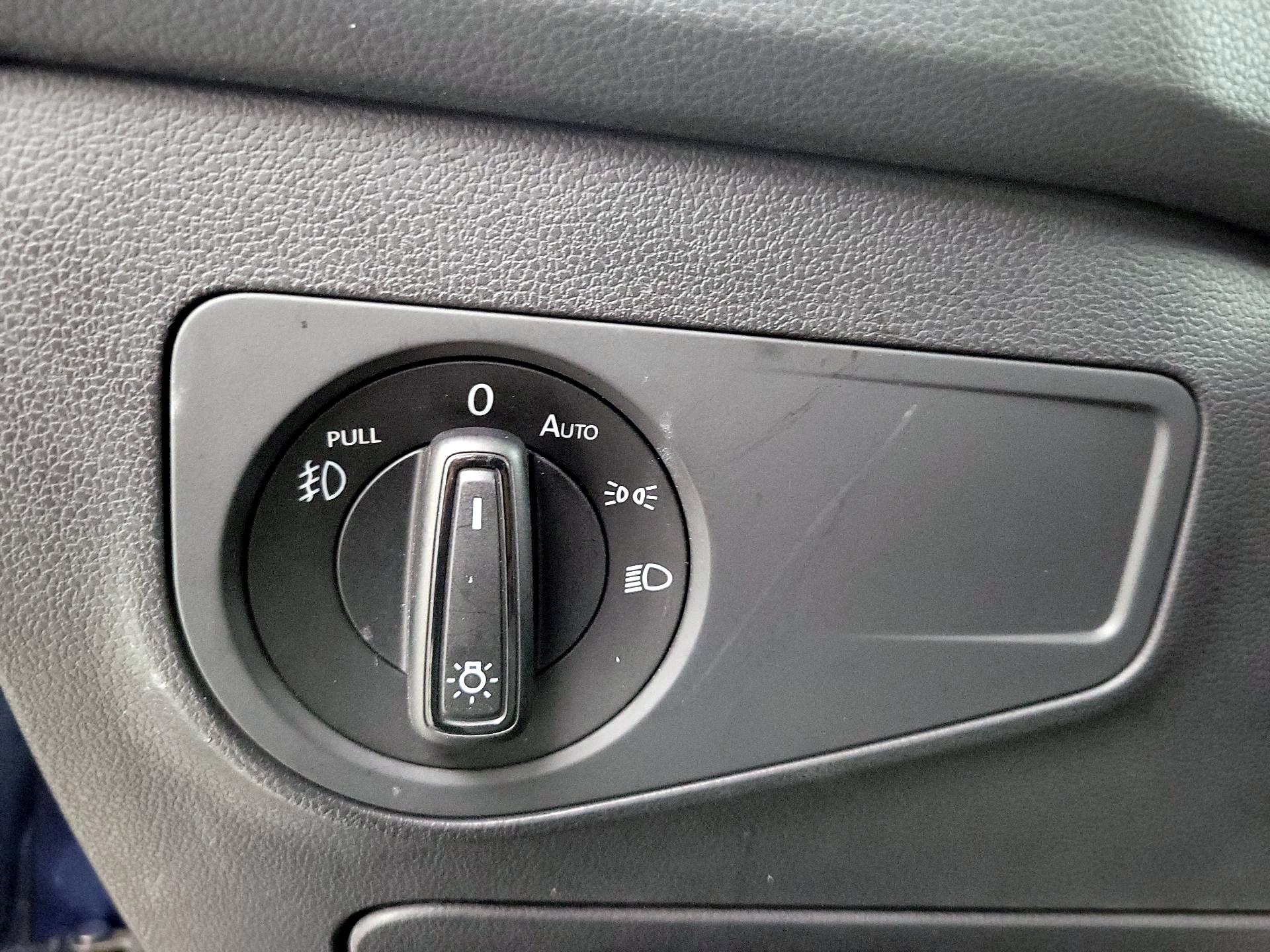 Thumbnail: 2018 Volkswagen Tiguan - 13