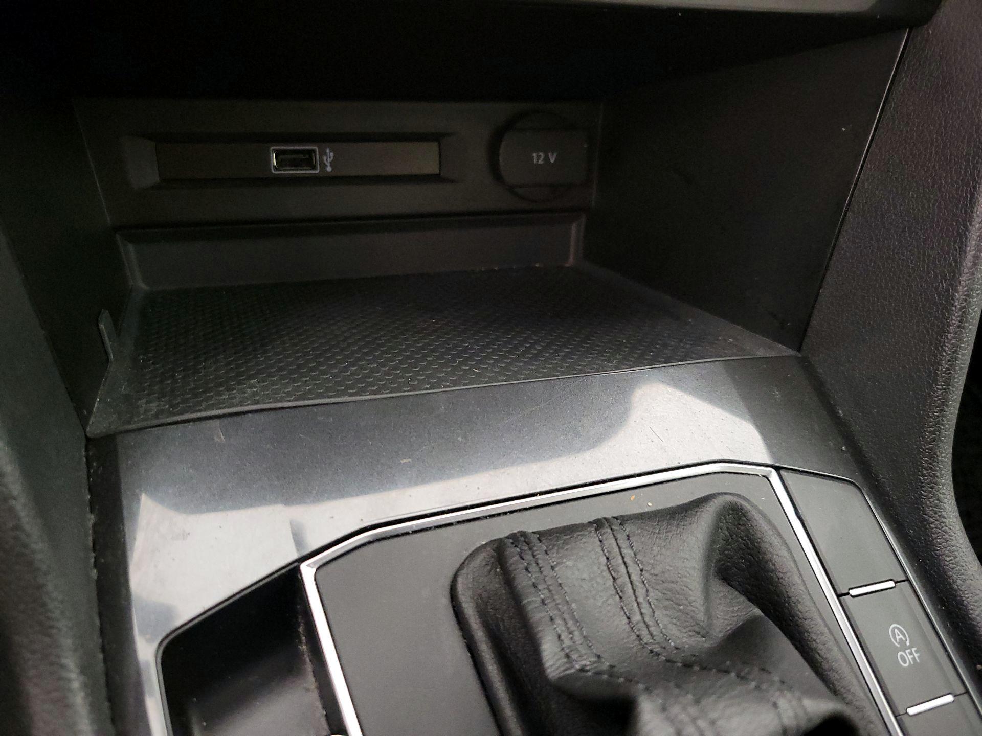 Thumbnail: 2018 Volkswagen Tiguan - 18