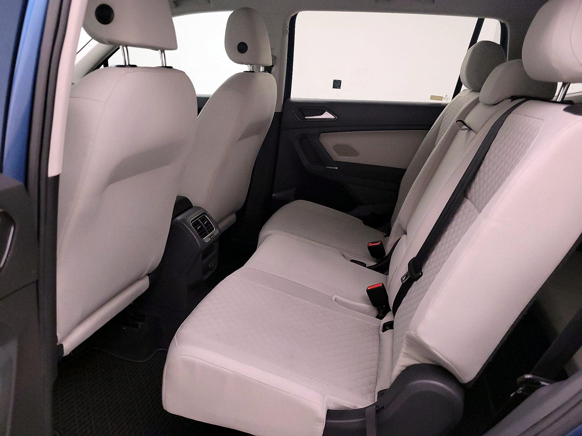 Thumbnail: 2018 Volkswagen Tiguan - 19