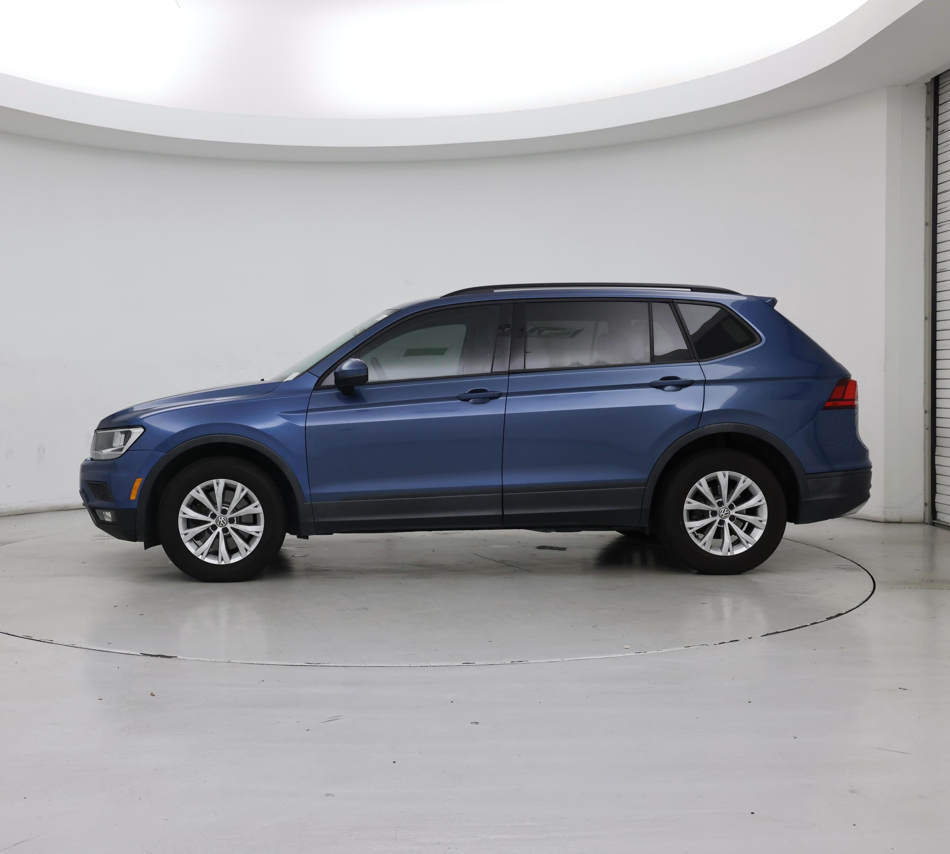 Thumbnail: 2018 Volkswagen Tiguan - 3