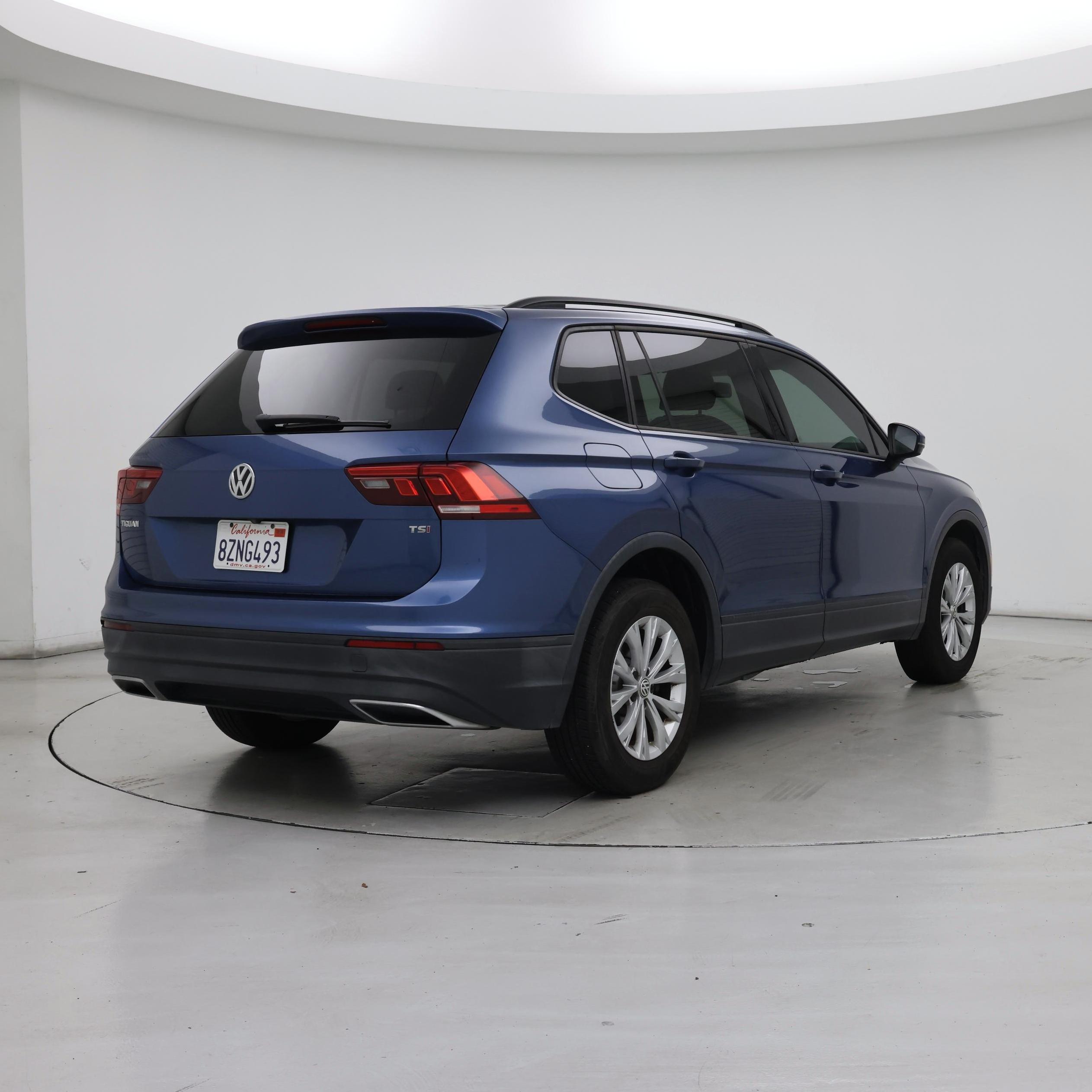 Thumbnail: 2018 Volkswagen Tiguan - 8