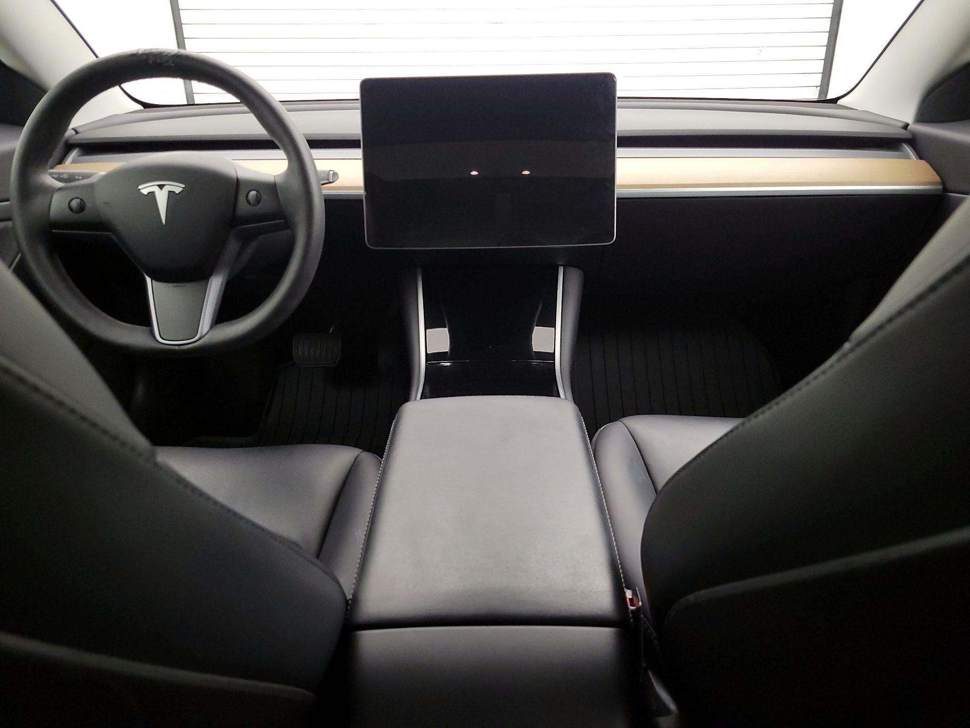 Thumbnail: 2020 Tesla Model 3 - 9