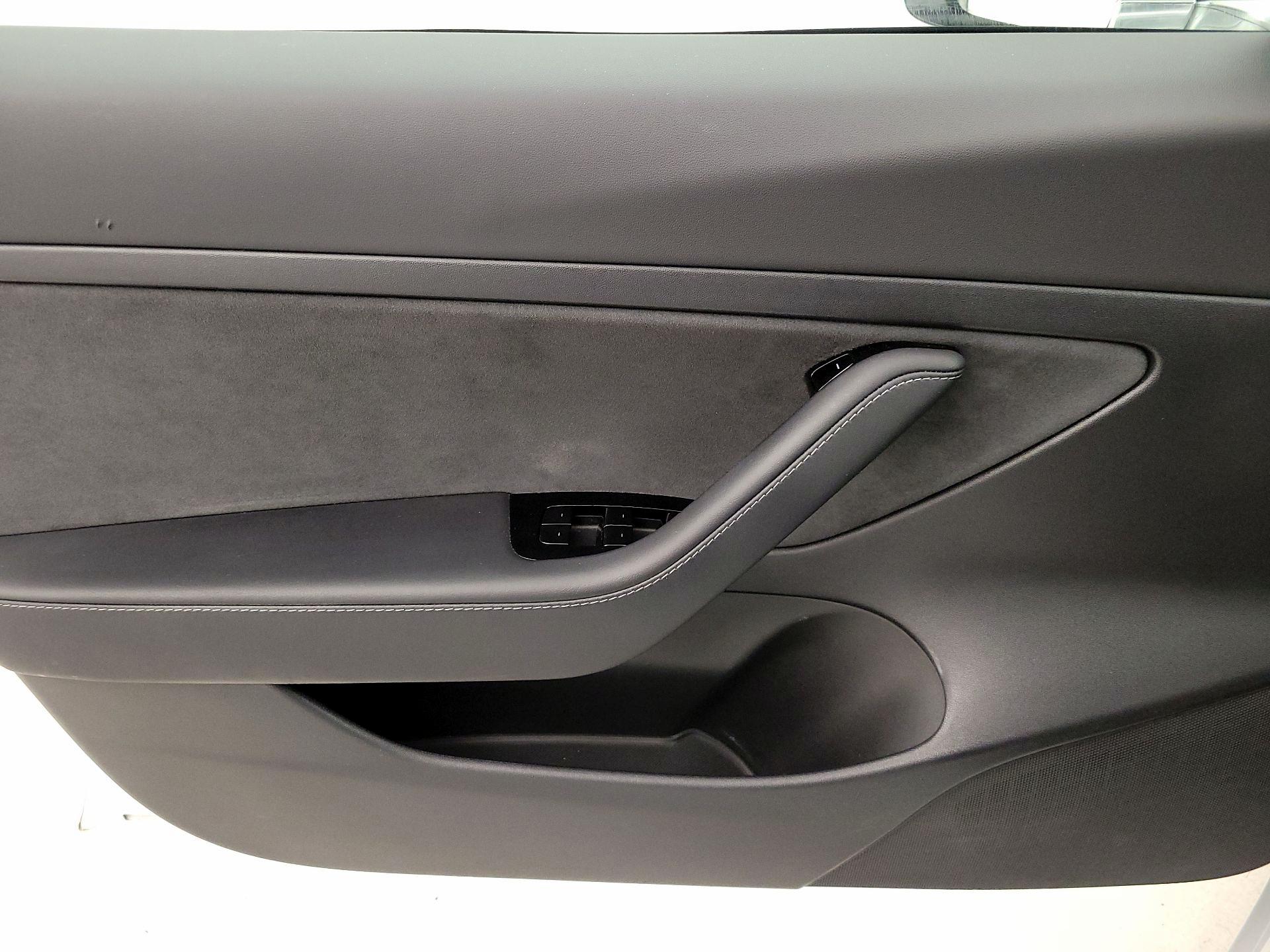 Thumbnail: 2020 Tesla Model 3 - 12