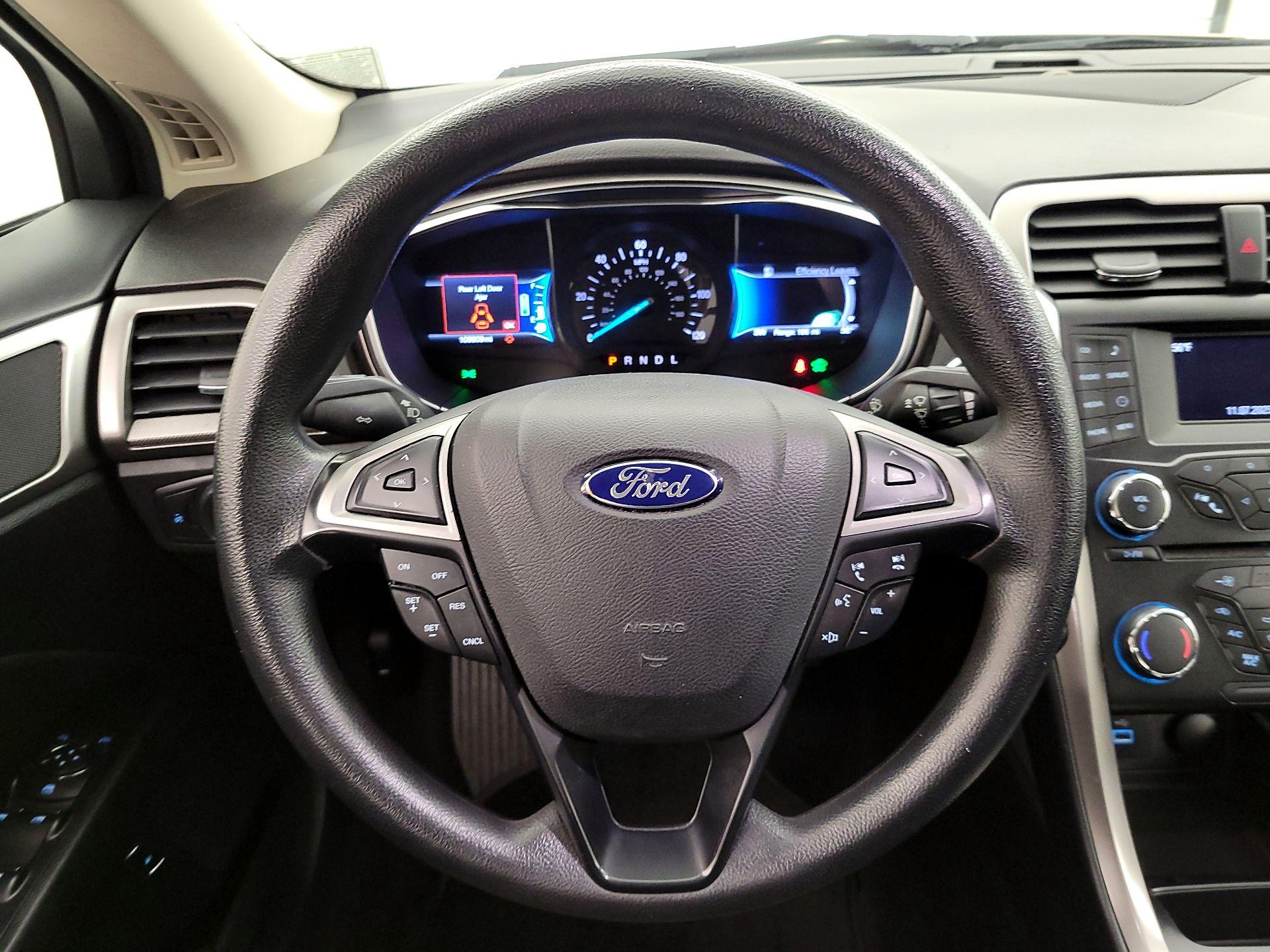 Thumbnail: 2017 Ford Fusion - 10