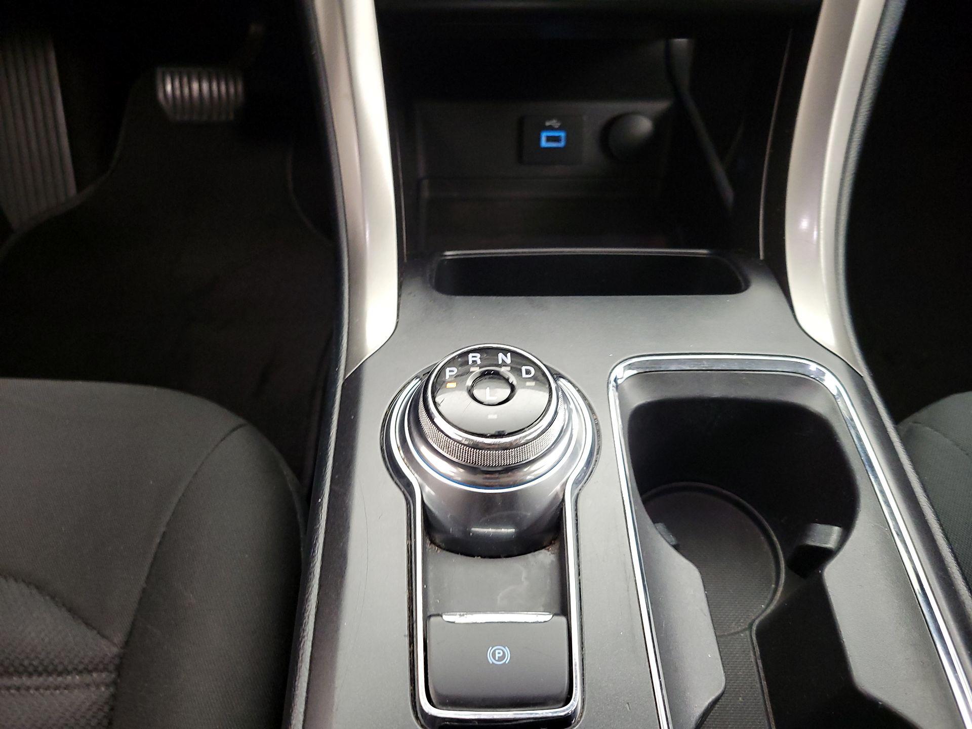 Thumbnail: 2017 Ford Fusion - 17