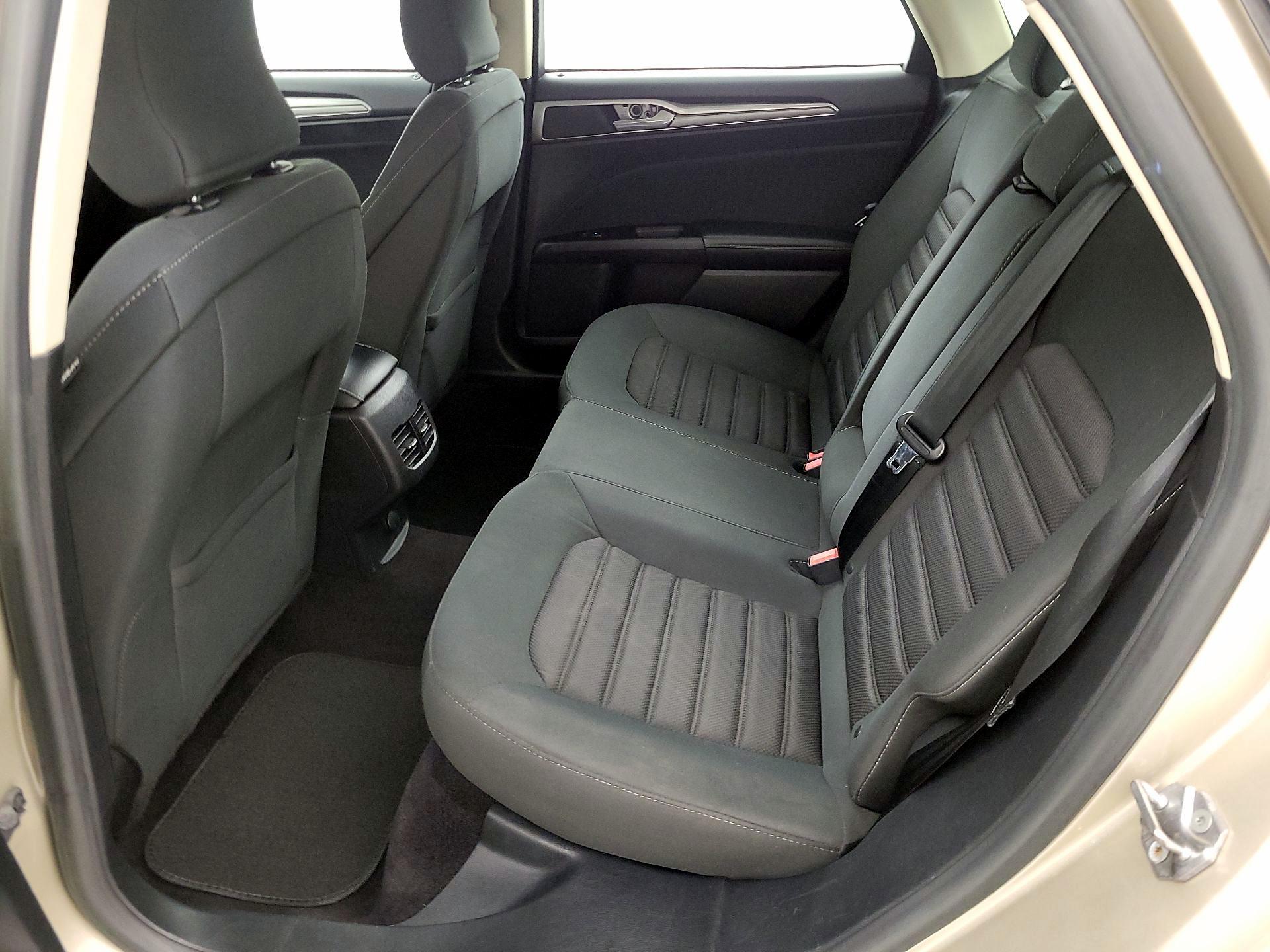 Thumbnail: 2017 Ford Fusion - 19