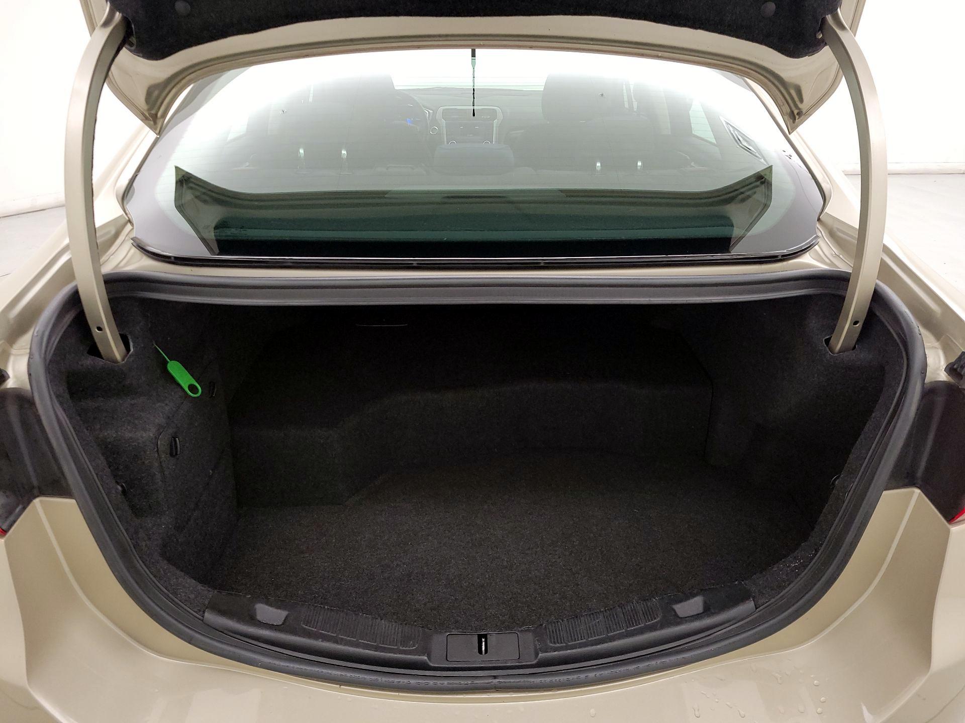 Thumbnail: 2017 Ford Fusion - 20