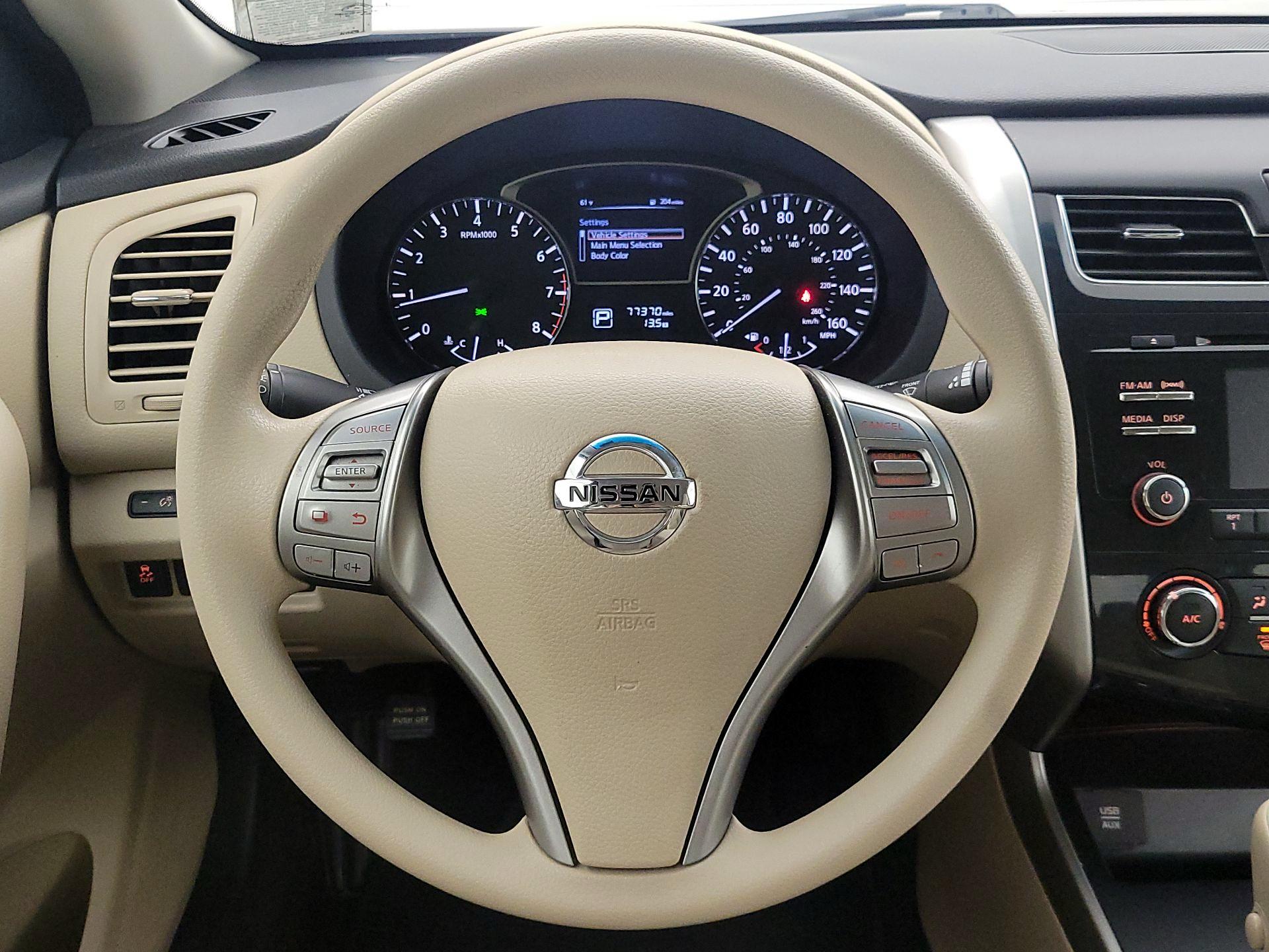 Thumbnail: 2015 Nissan Altima - 10