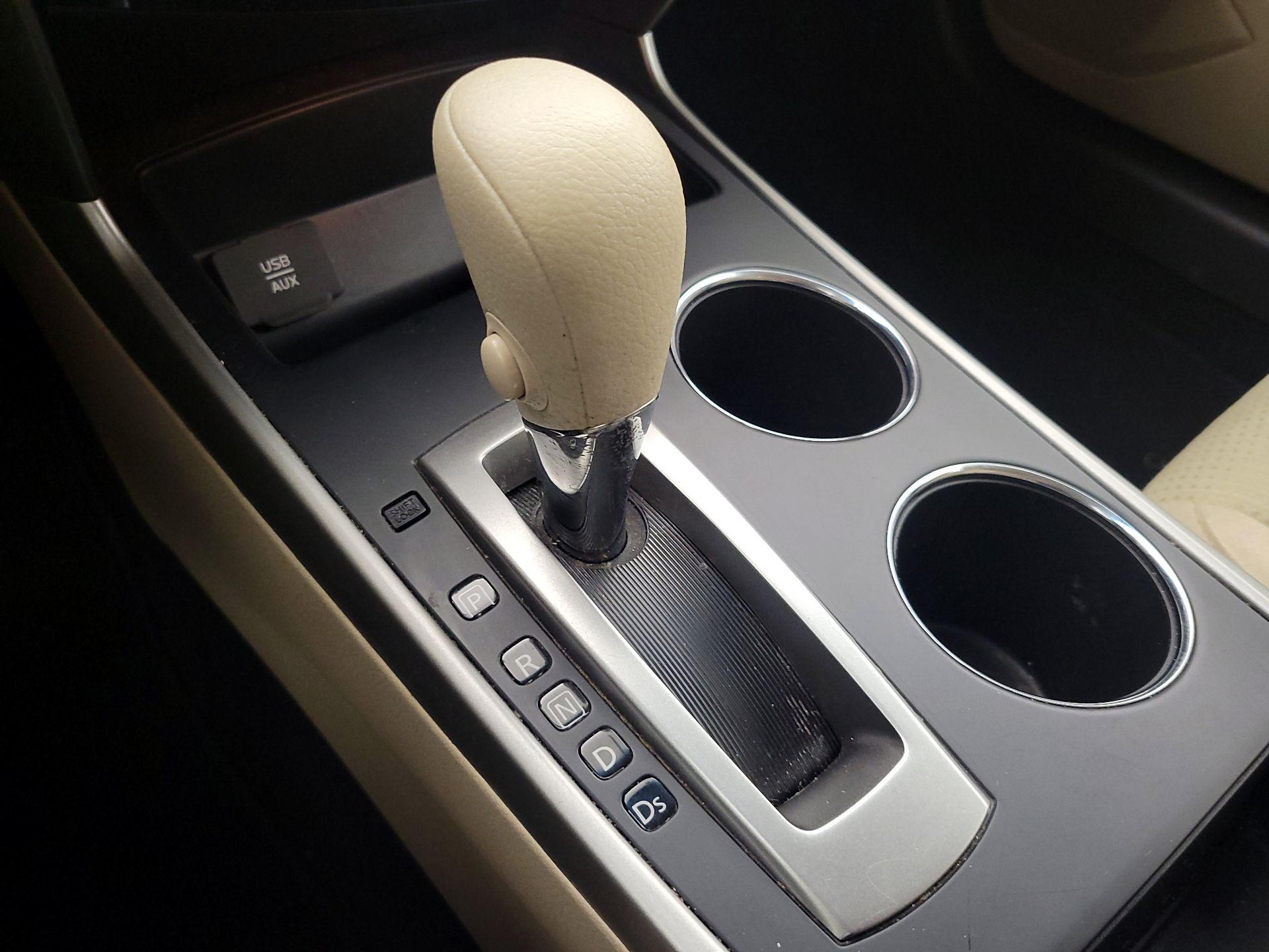 Thumbnail: 2015 Nissan Altima - 17