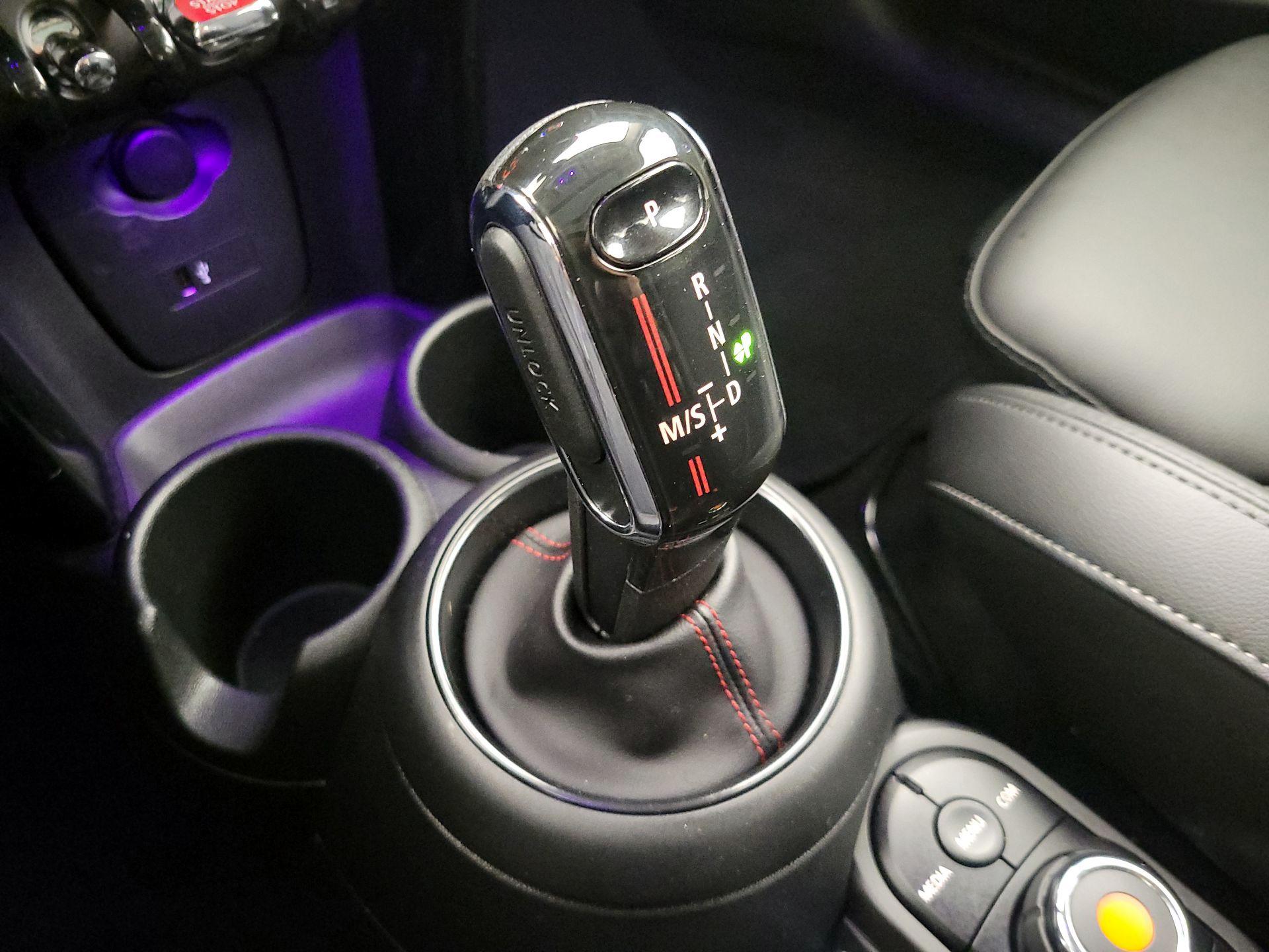 Thumbnail: 2020 MINI Cooper Hardtop - 17