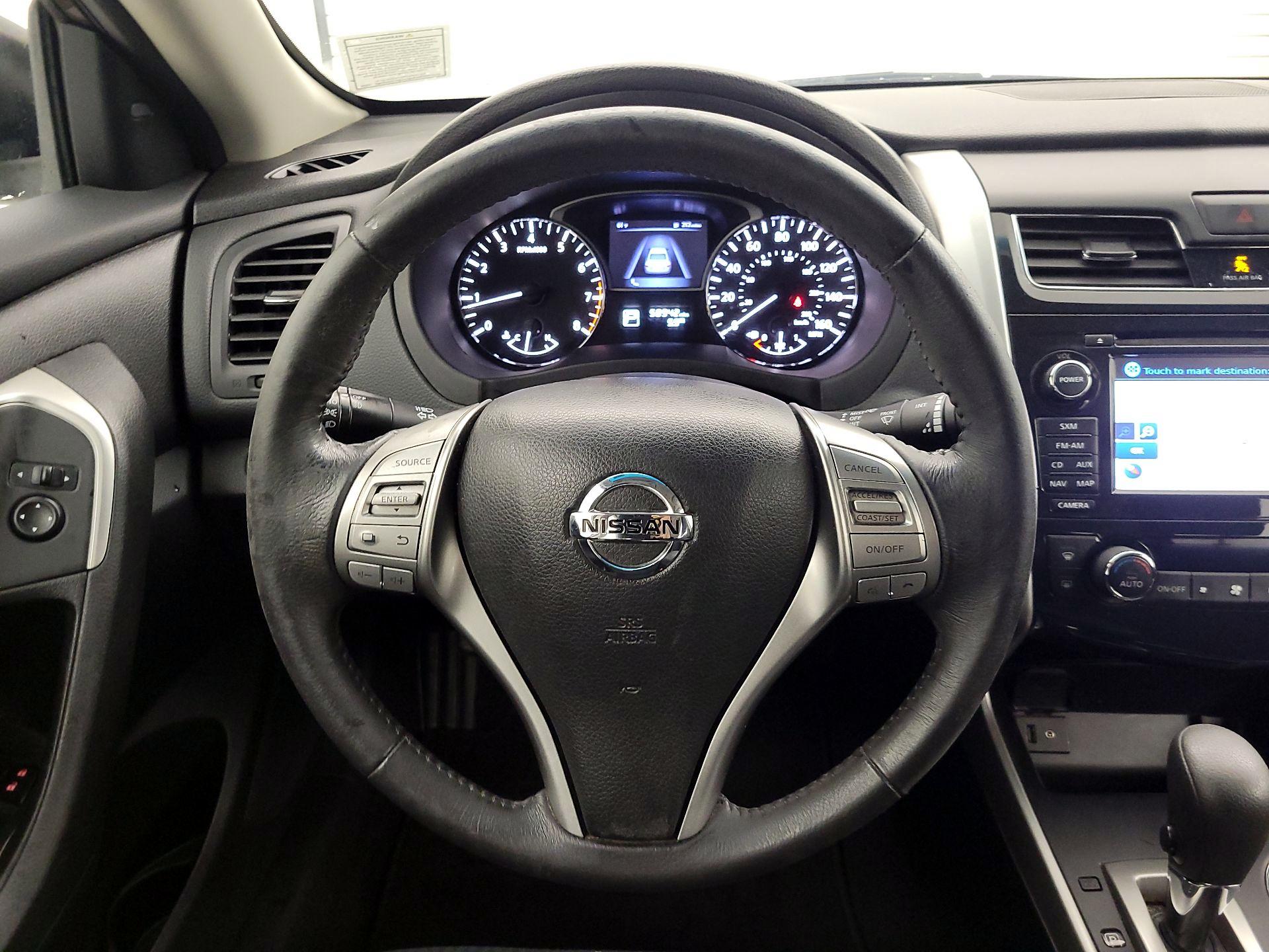 Thumbnail: 2015 Nissan Altima - 10