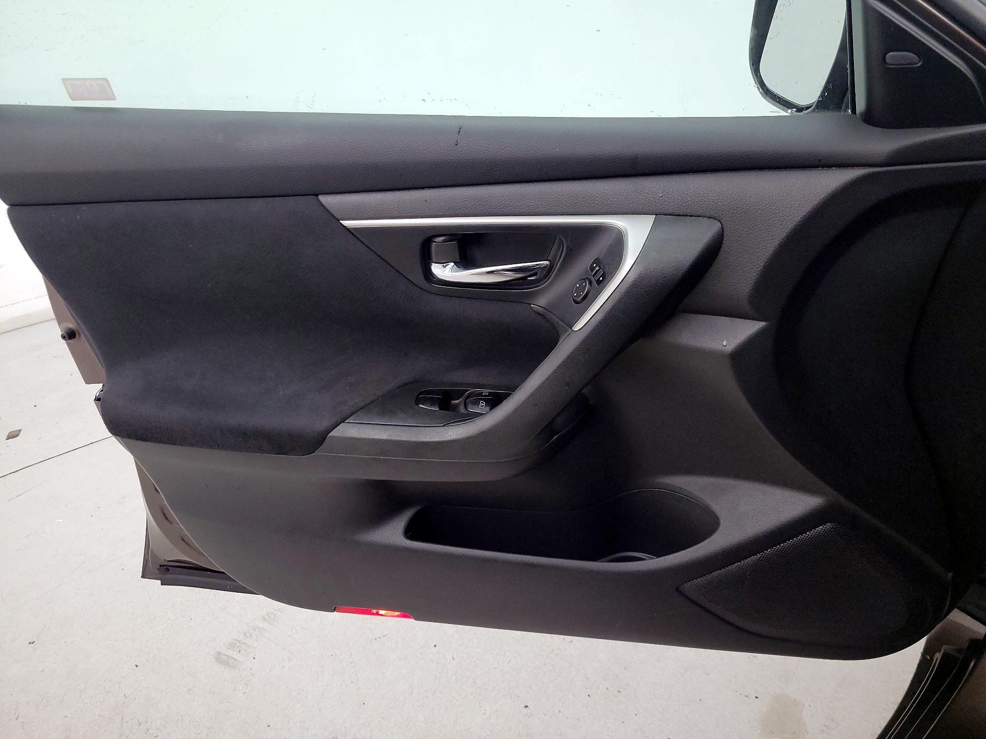 Thumbnail: 2015 Nissan Altima - 12