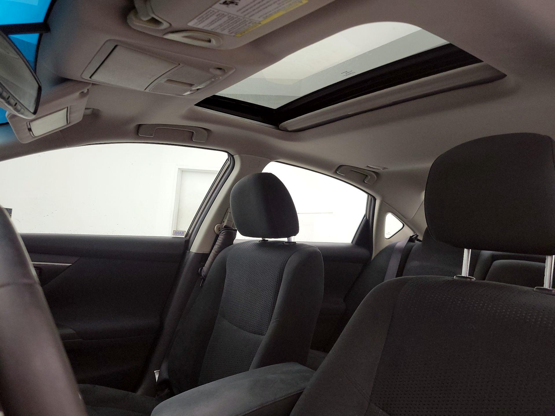 Thumbnail: 2015 Nissan Altima - 19