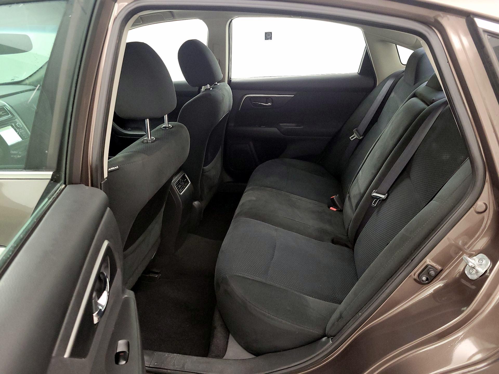 Thumbnail: 2015 Nissan Altima - 20