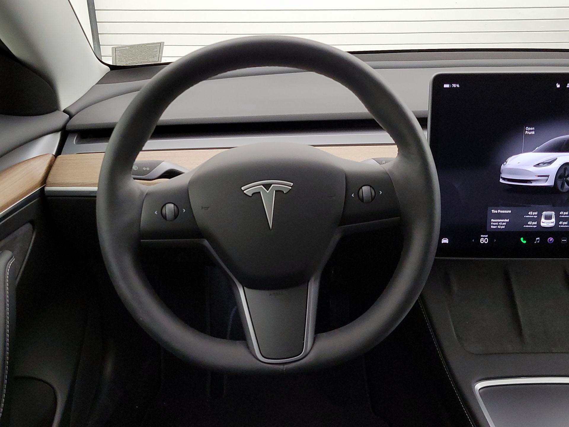 Thumbnail: 2022 Tesla Model 3 - 10