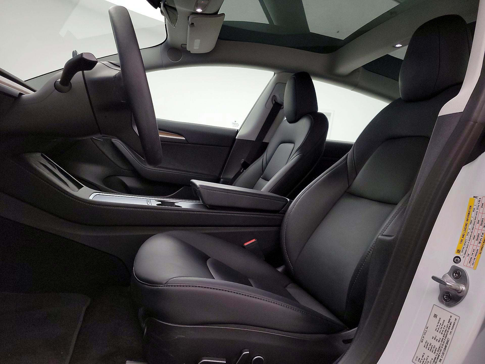 Thumbnail: 2022 Tesla Model 3 - 11