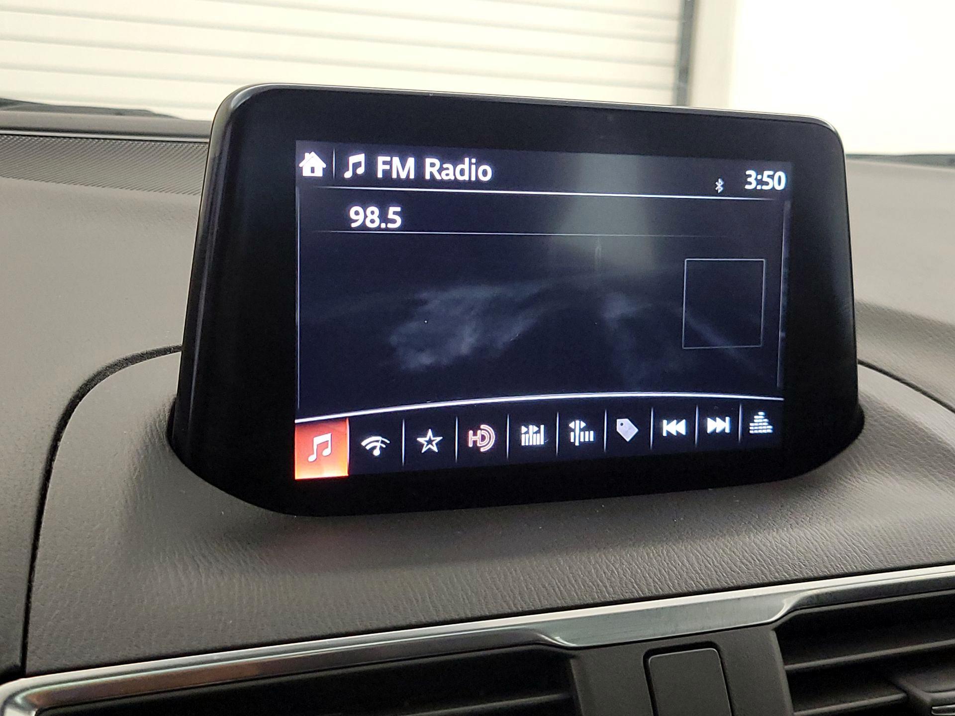 Thumbnail: 2017 Mazda Mazda3 - 16