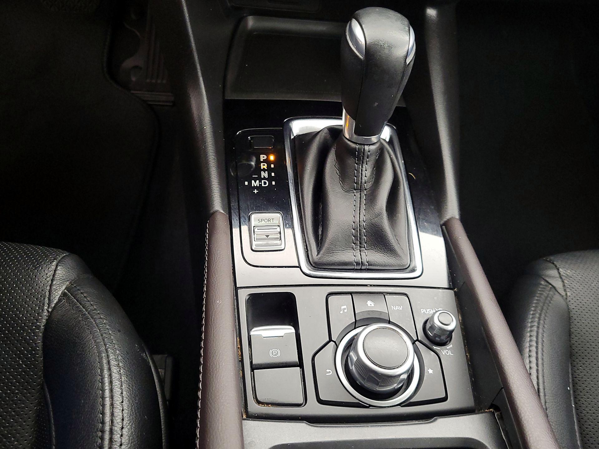 Thumbnail: 2017 Mazda Mazda3 - 18