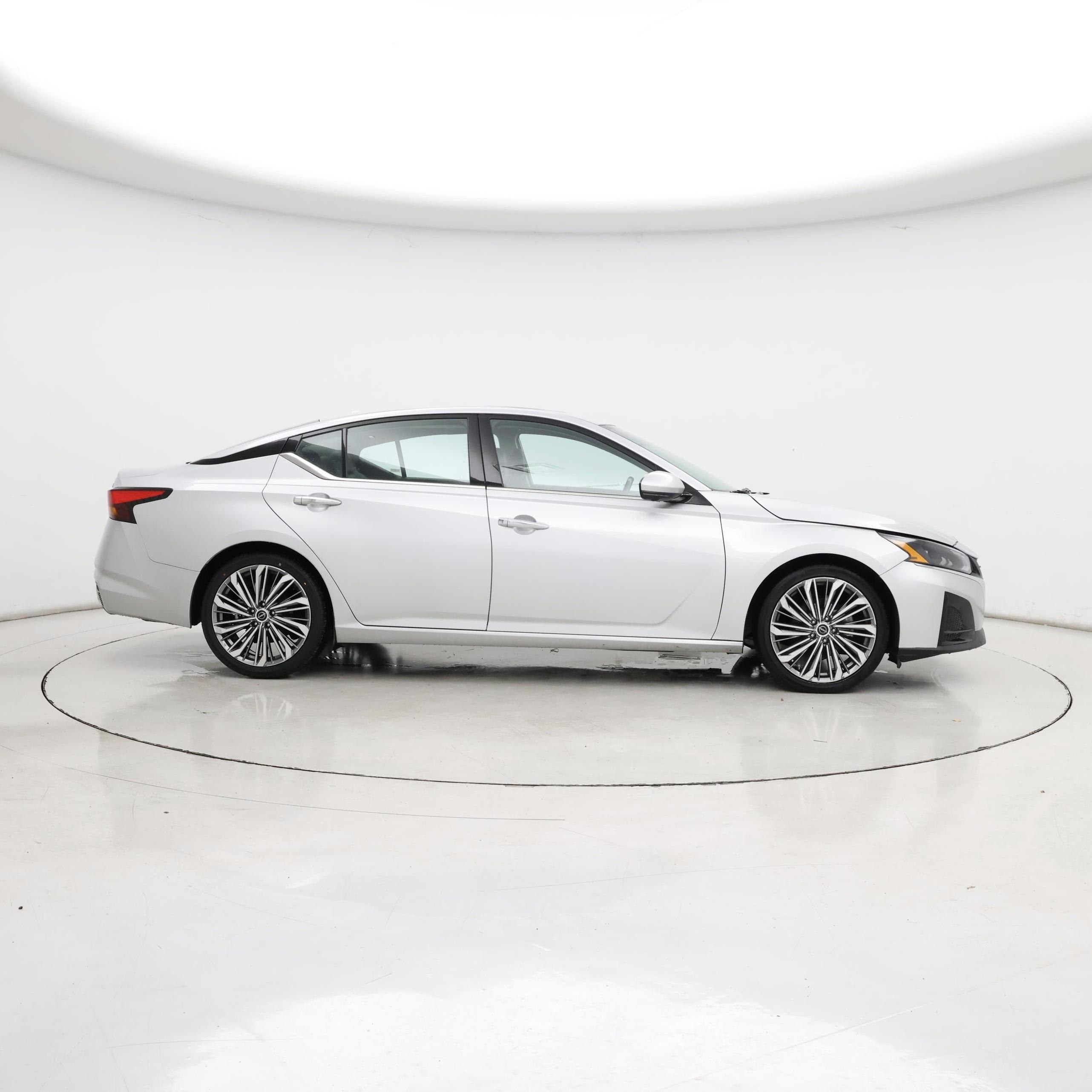 Thumbnail: 2023 Nissan Altima - 7