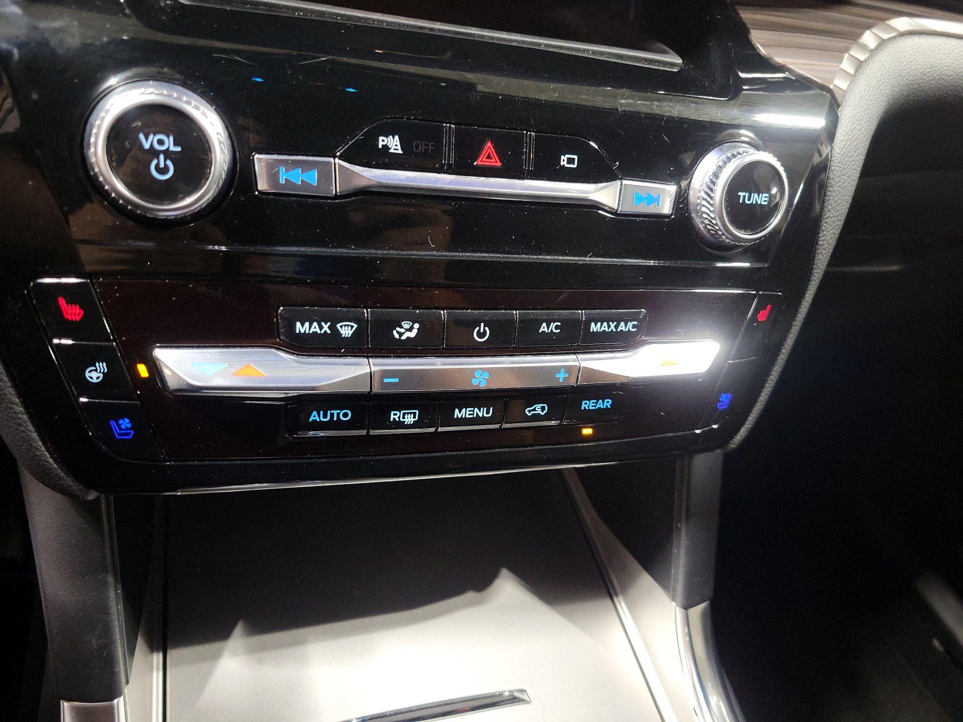 Thumbnail: 2023 Ford Explorer - 17