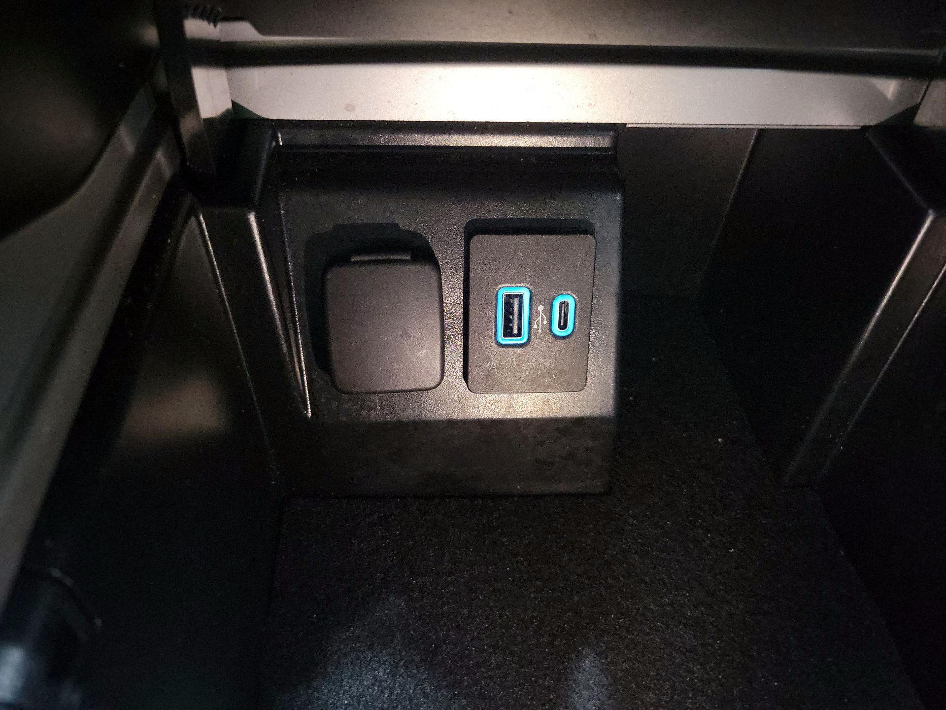 Thumbnail: 2023 Ford Explorer - 19