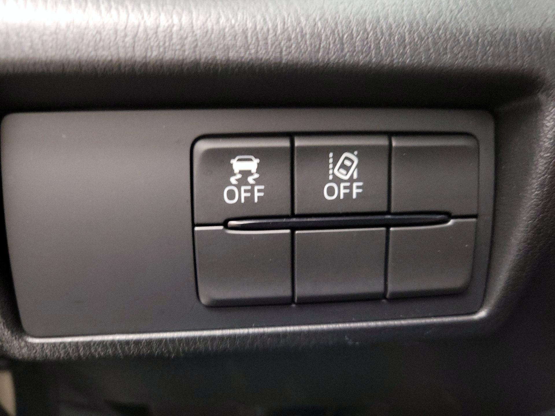 Thumbnail: 2023 Mazda MX-5 Miata - 13