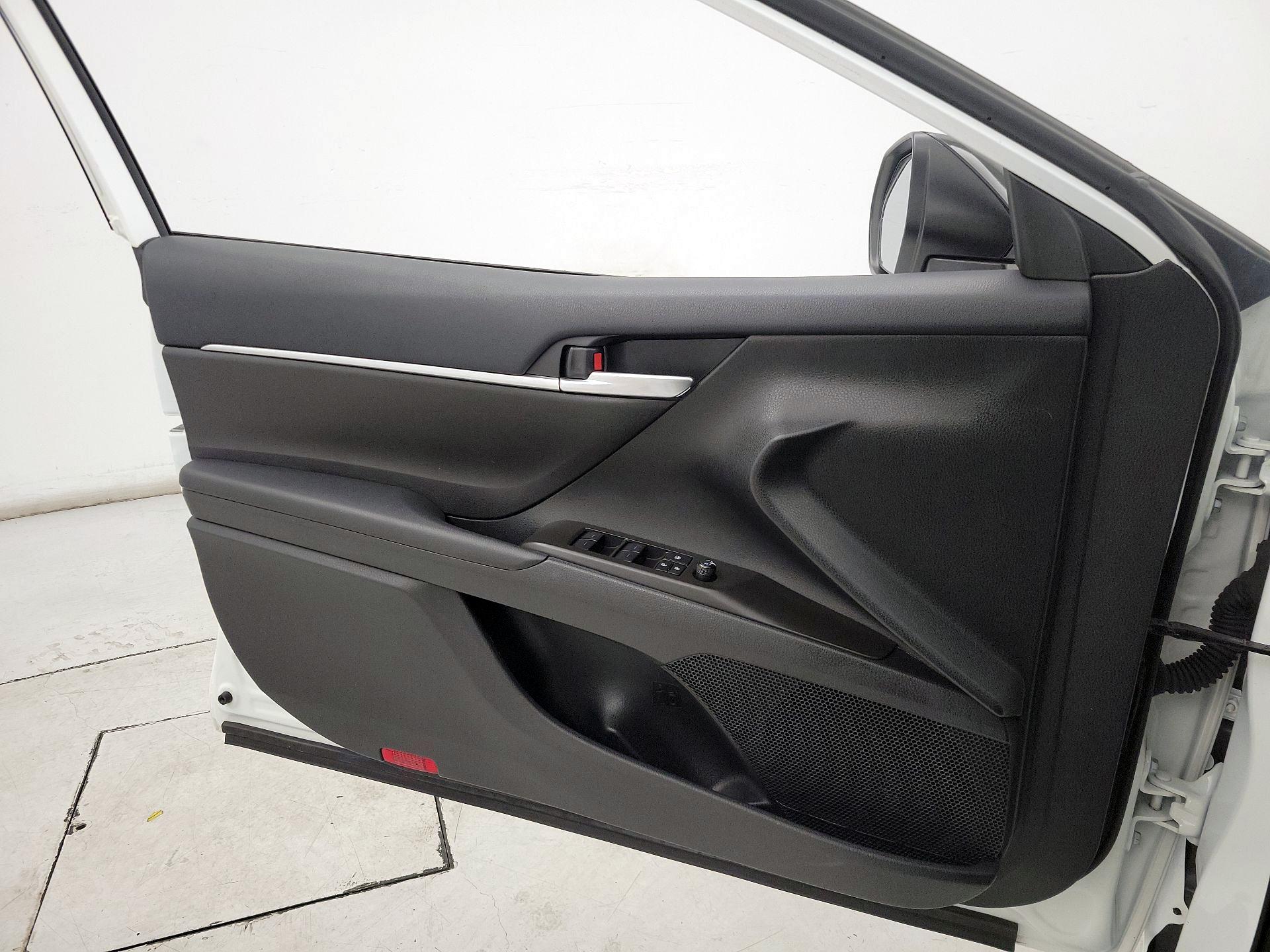 Thumbnail: 2023 Toyota Camry - 12