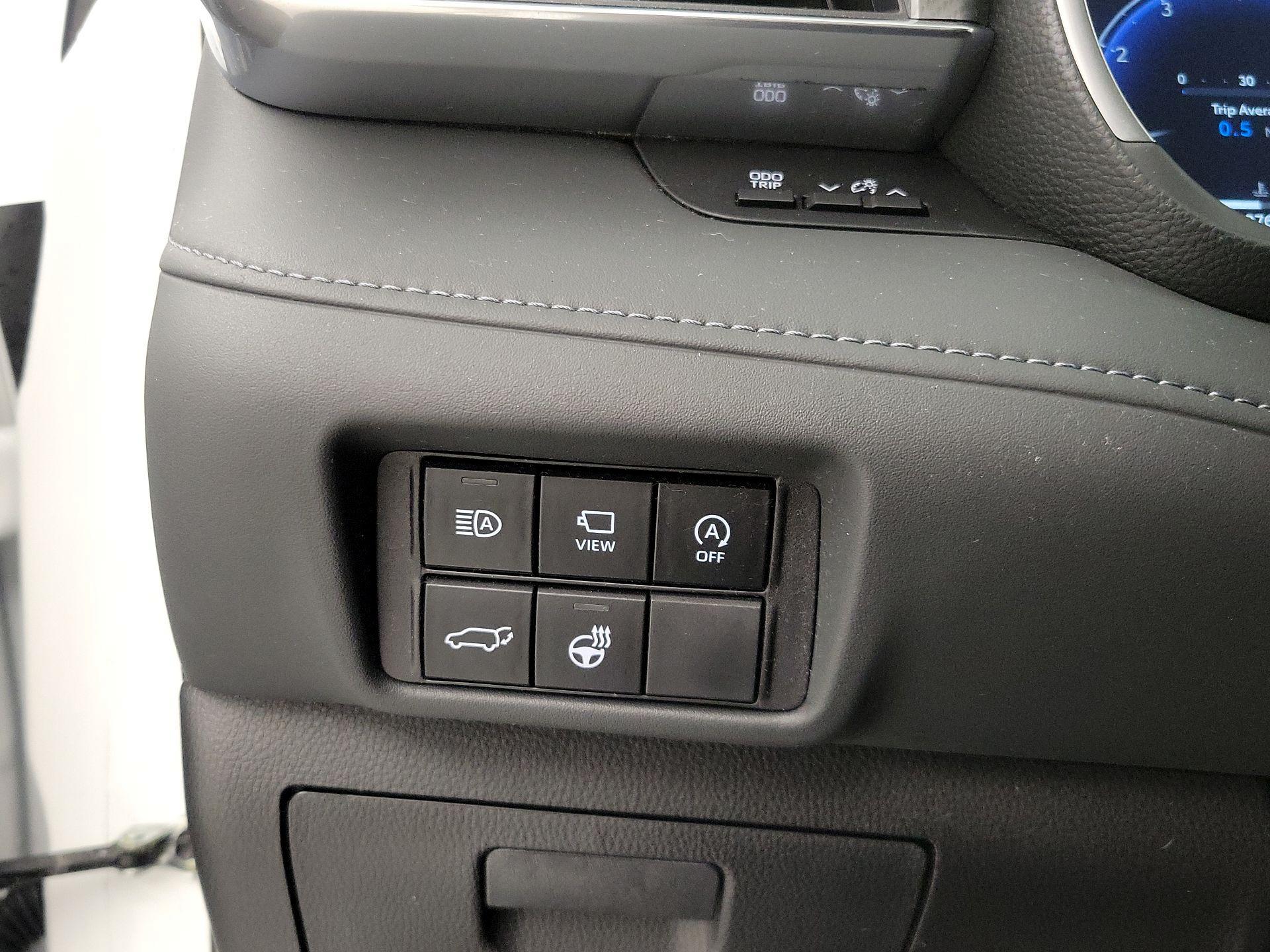 Thumbnail: 2023 Toyota Highlander - 13