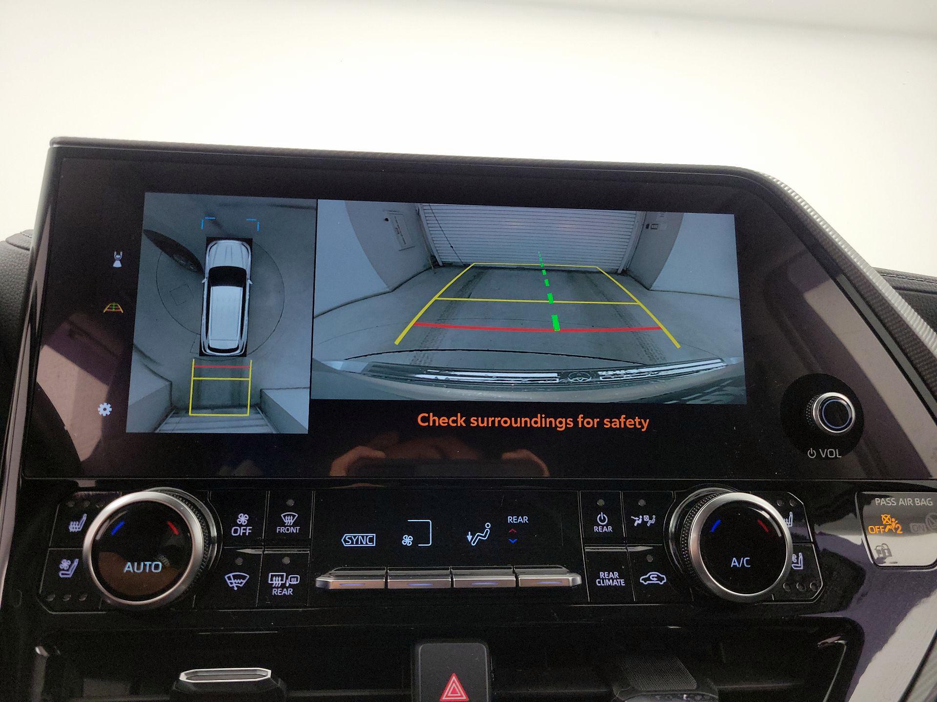 Thumbnail: 2023 Toyota Highlander - 15