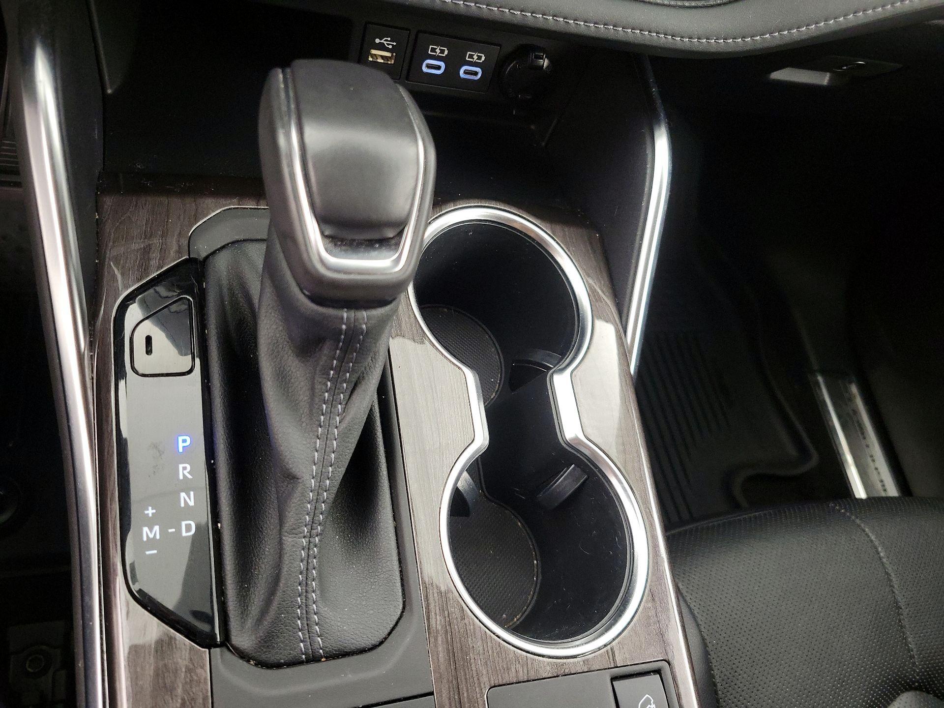 Thumbnail: 2023 Toyota Highlander - 18