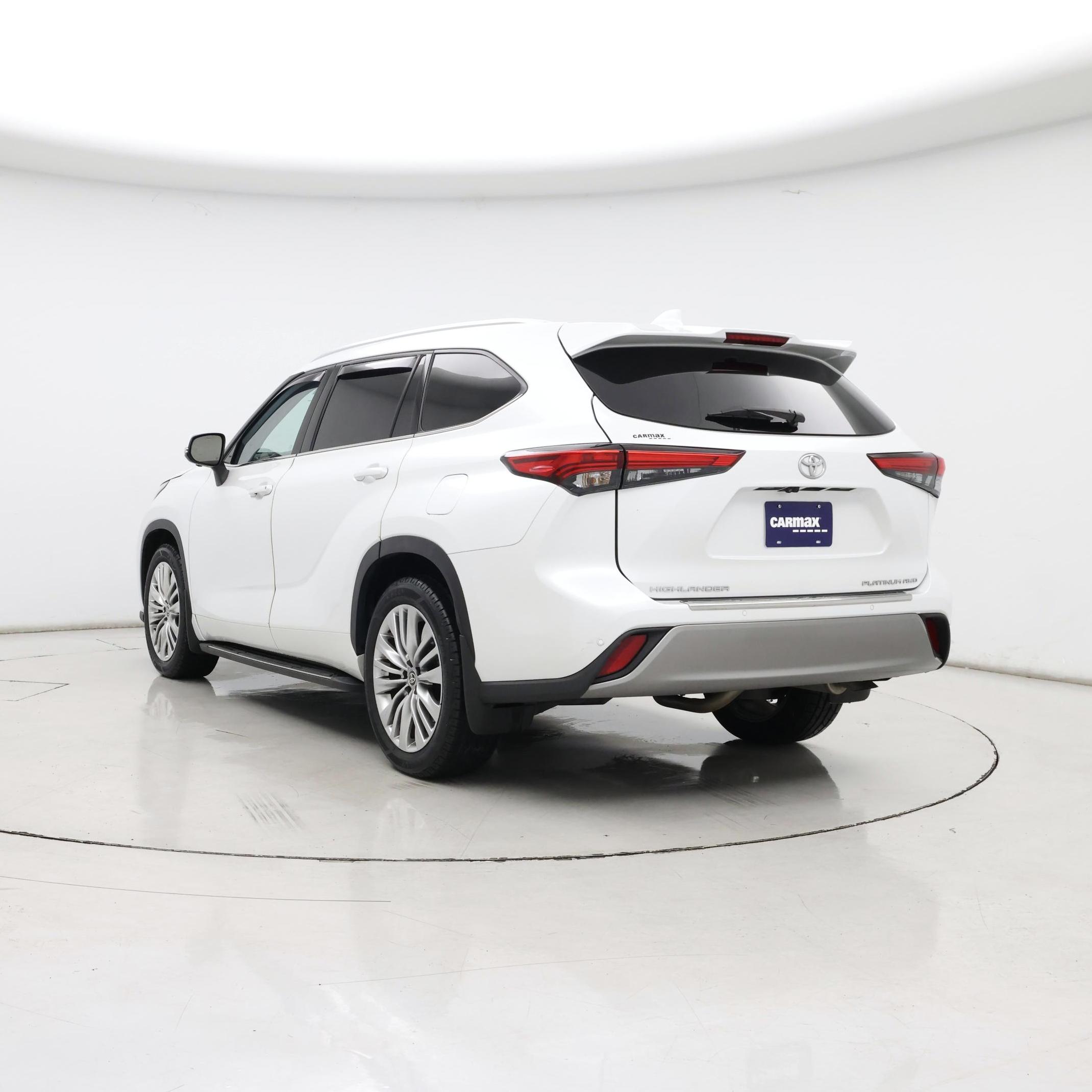 Thumbnail: 2023 Toyota Highlander - 2