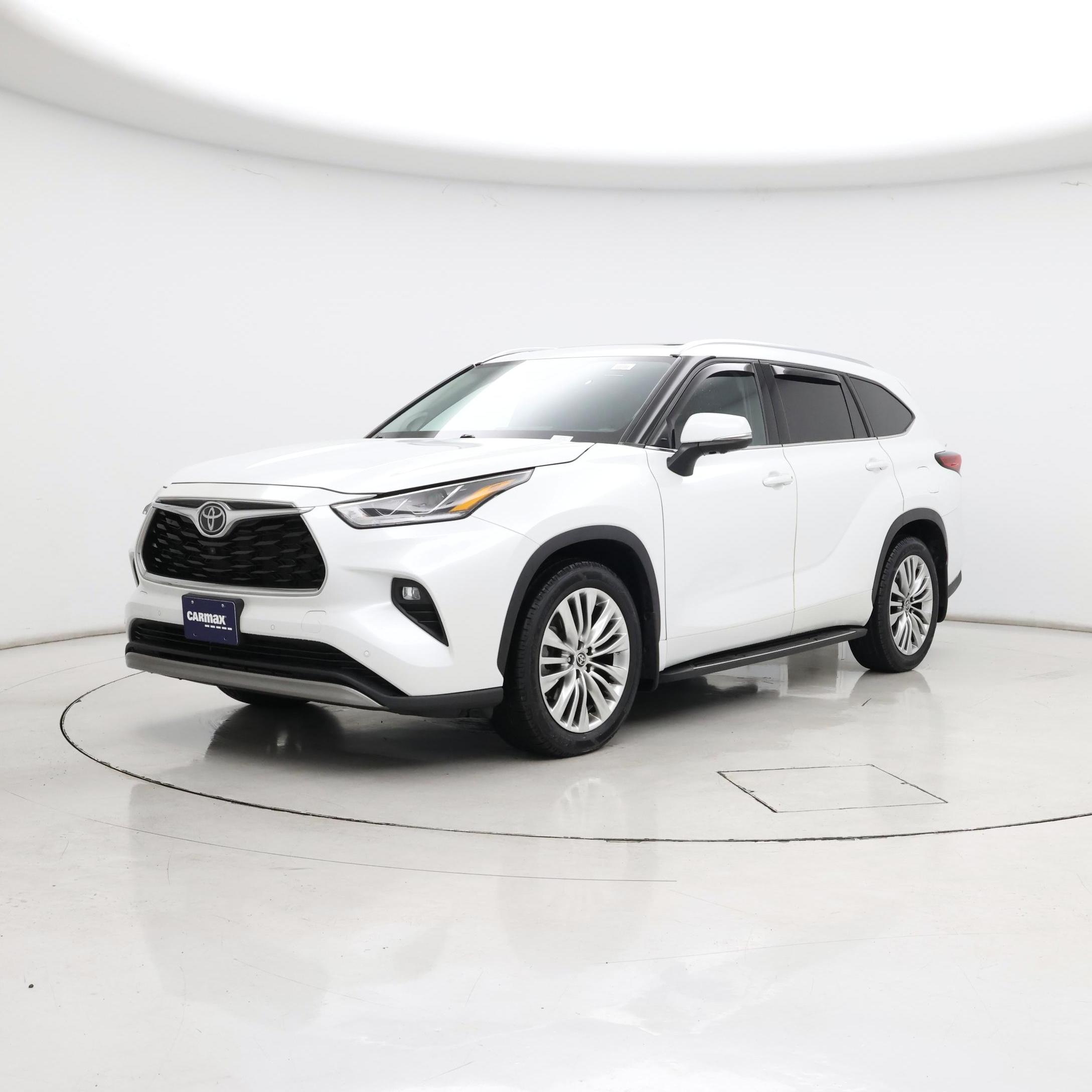 Thumbnail: 2023 Toyota Highlander - 4