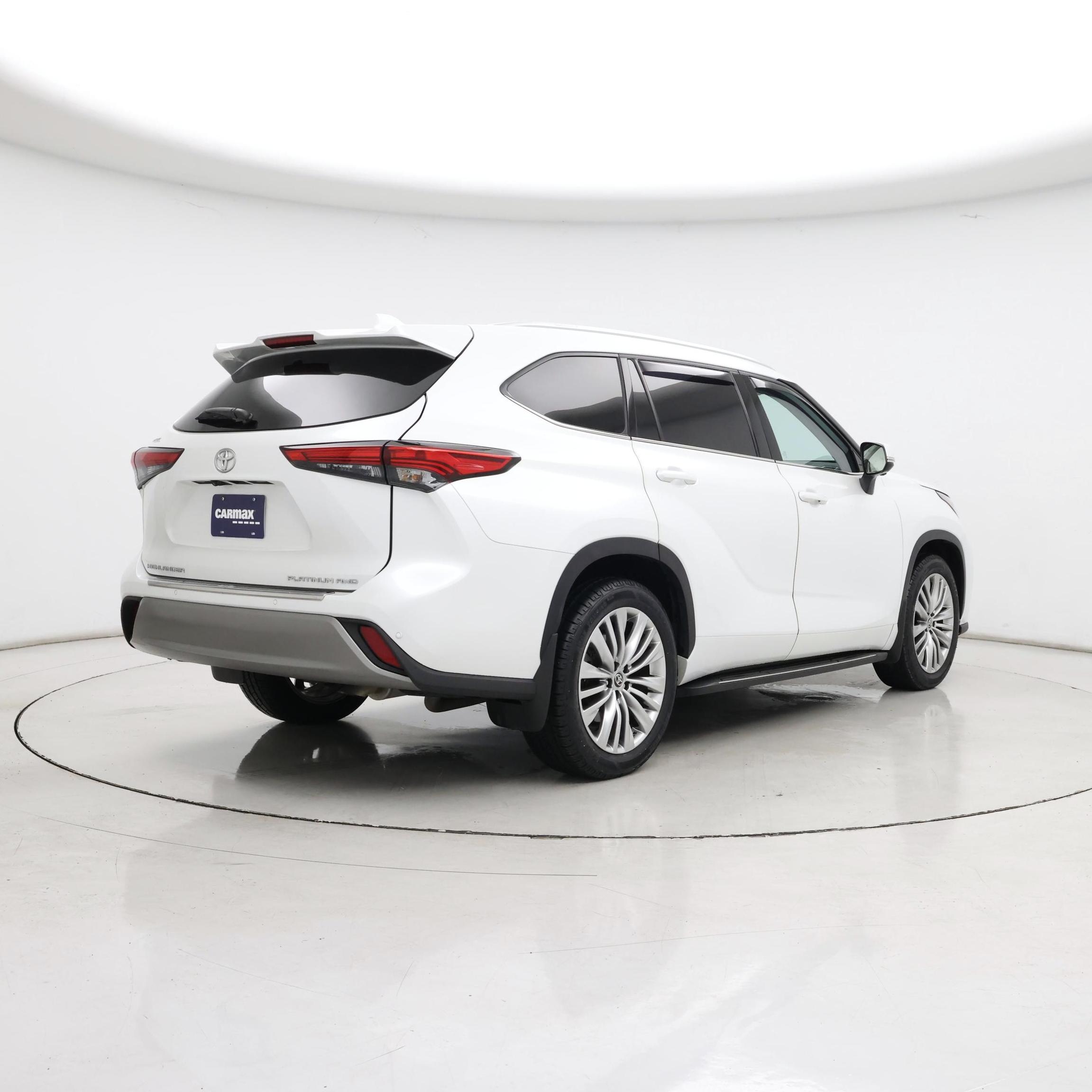 Thumbnail: 2023 Toyota Highlander - 8