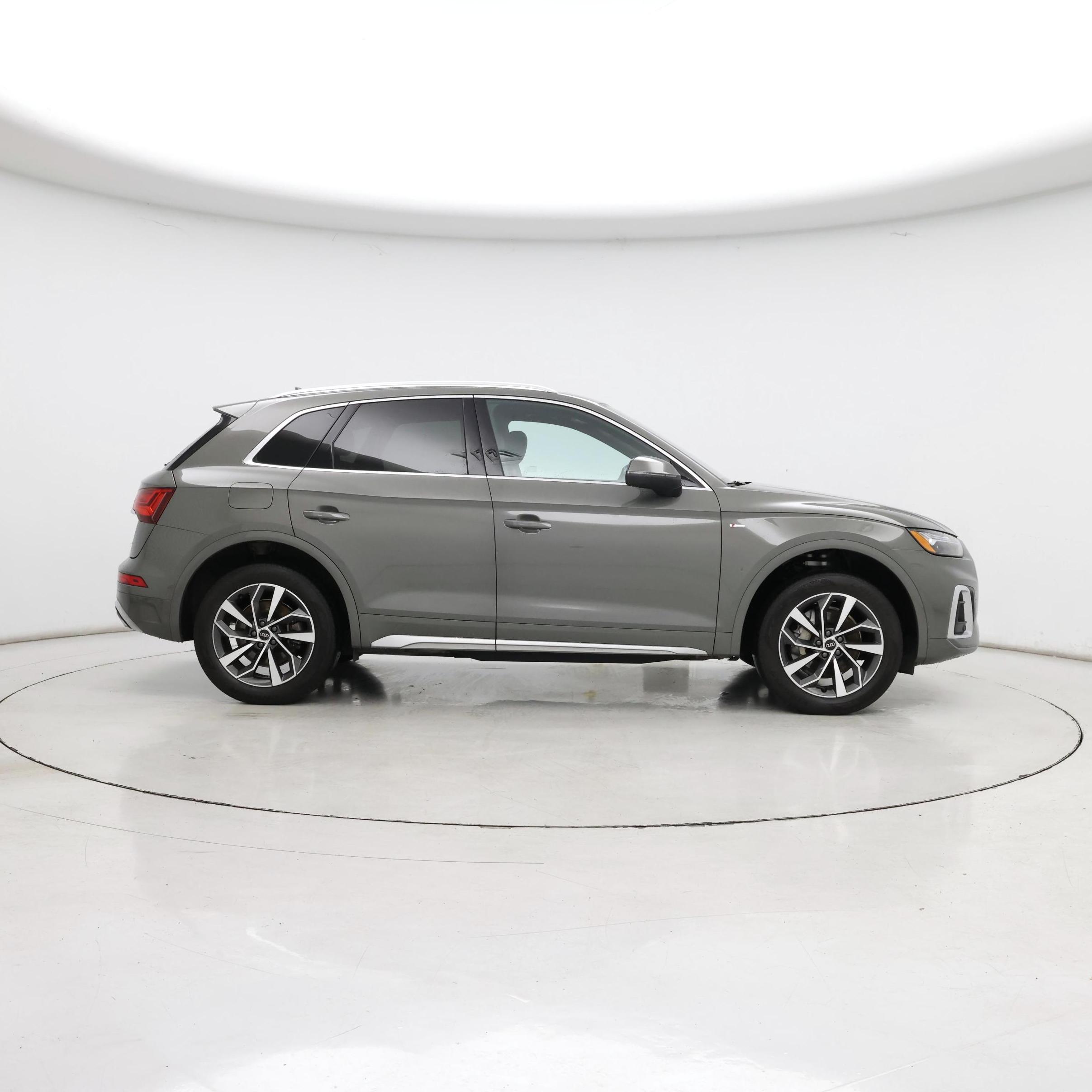 Thumbnail: 2023 Audi Q5 - 7