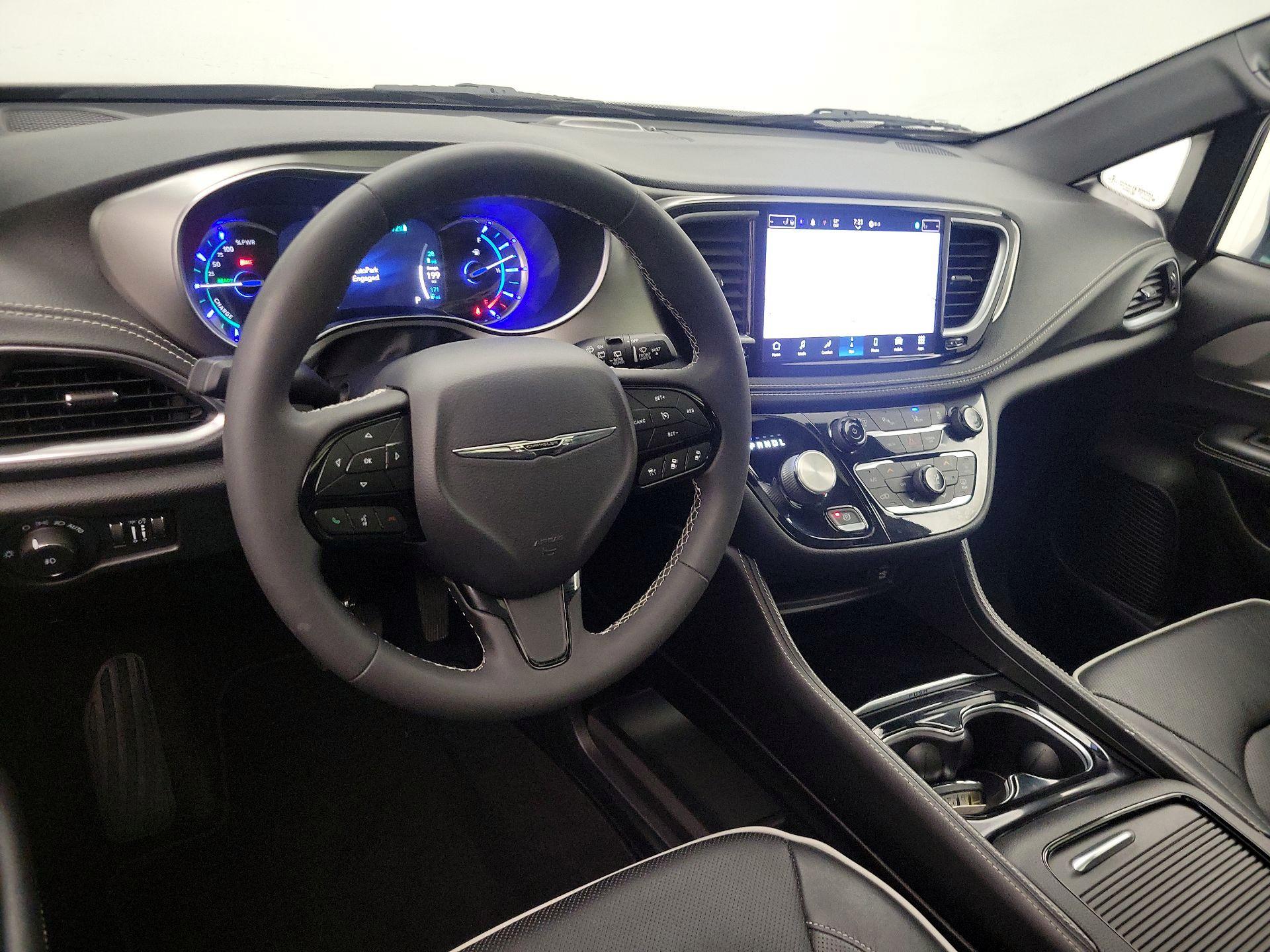 Thumbnail: 2022 Chrysler Pacifica - 9
