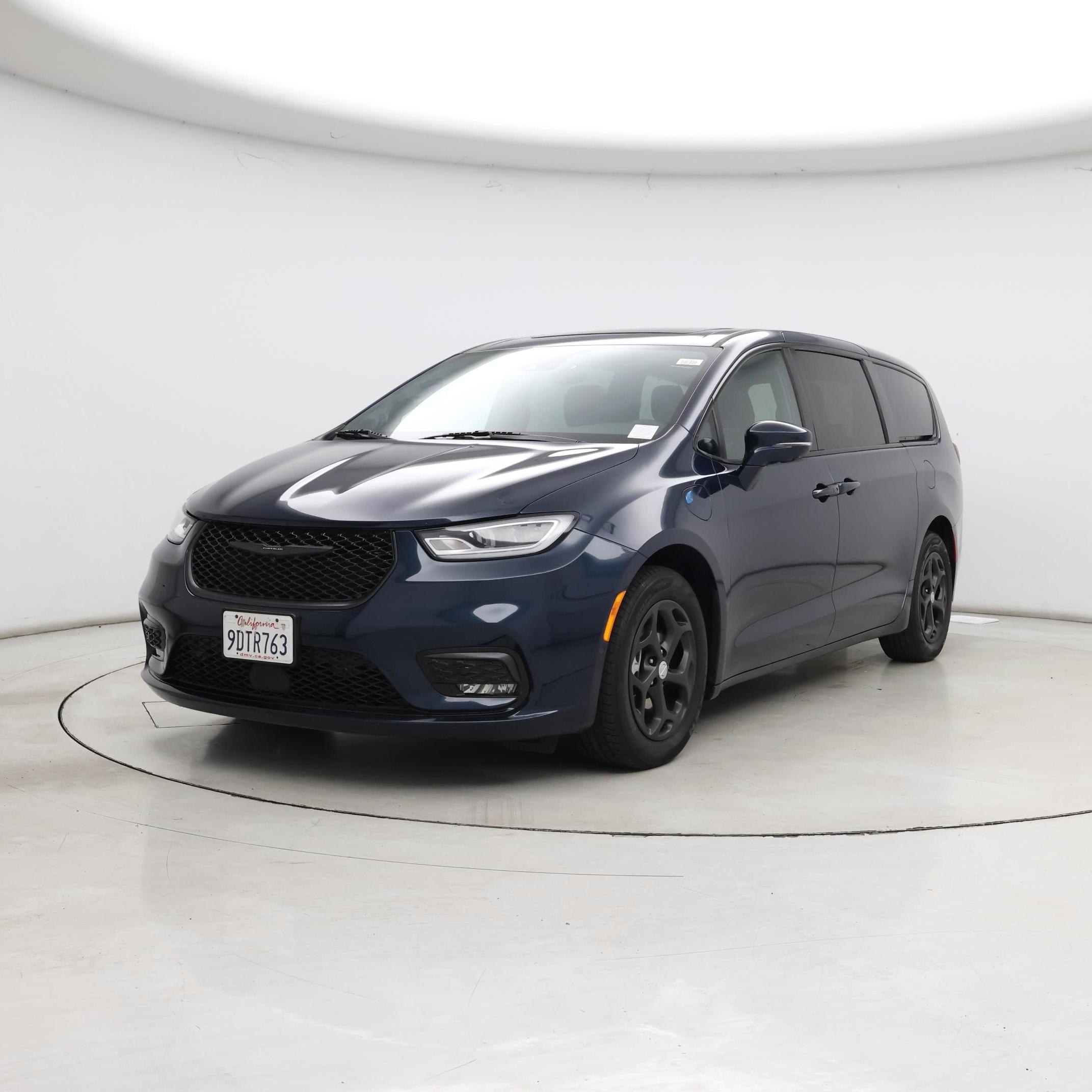Thumbnail: 2022 Chrysler Pacifica - 4