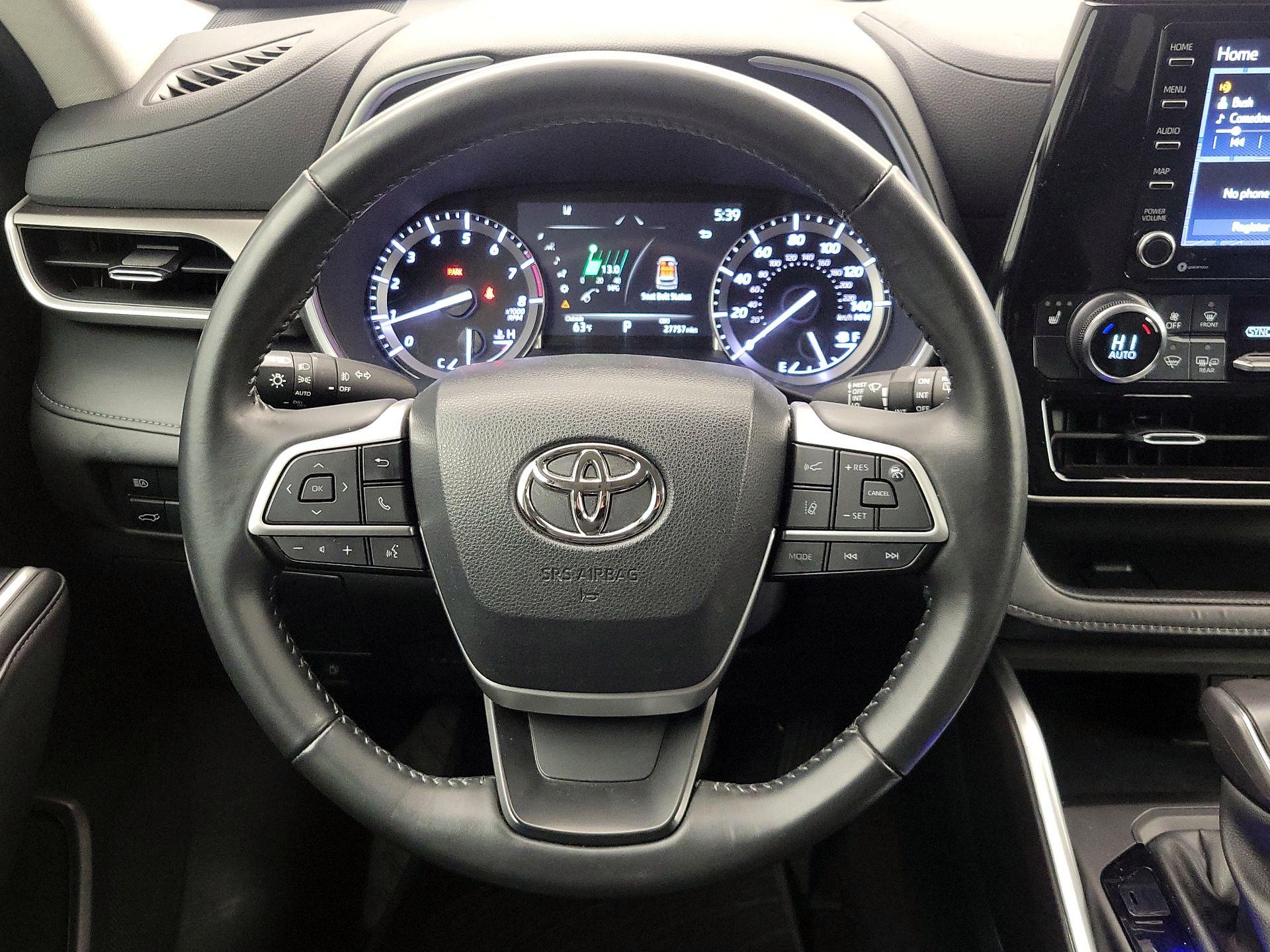 Thumbnail: 2022 Toyota Highlander - 10