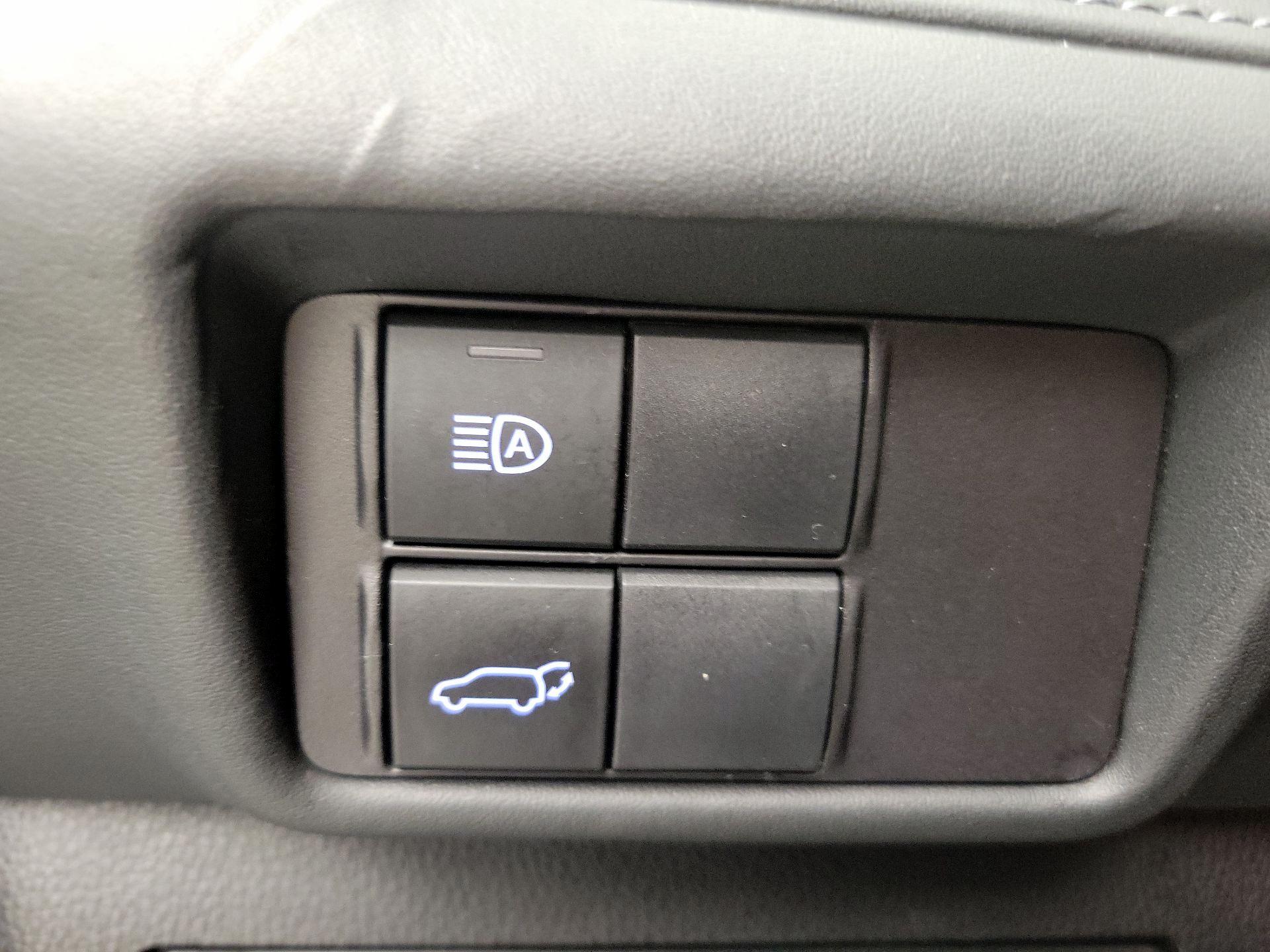 Thumbnail: 2022 Toyota Highlander - 13