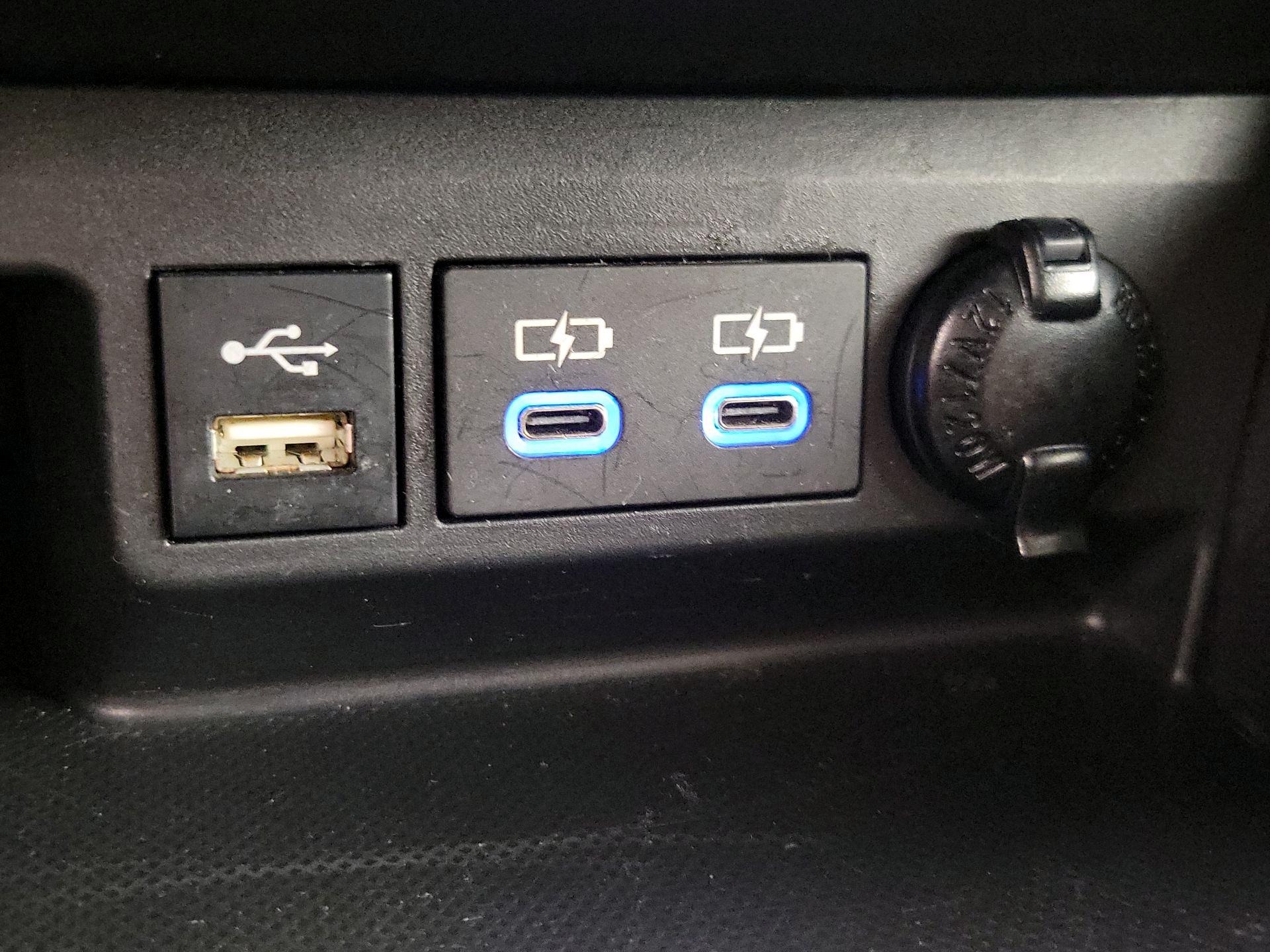 Thumbnail: 2022 Toyota Highlander - 19