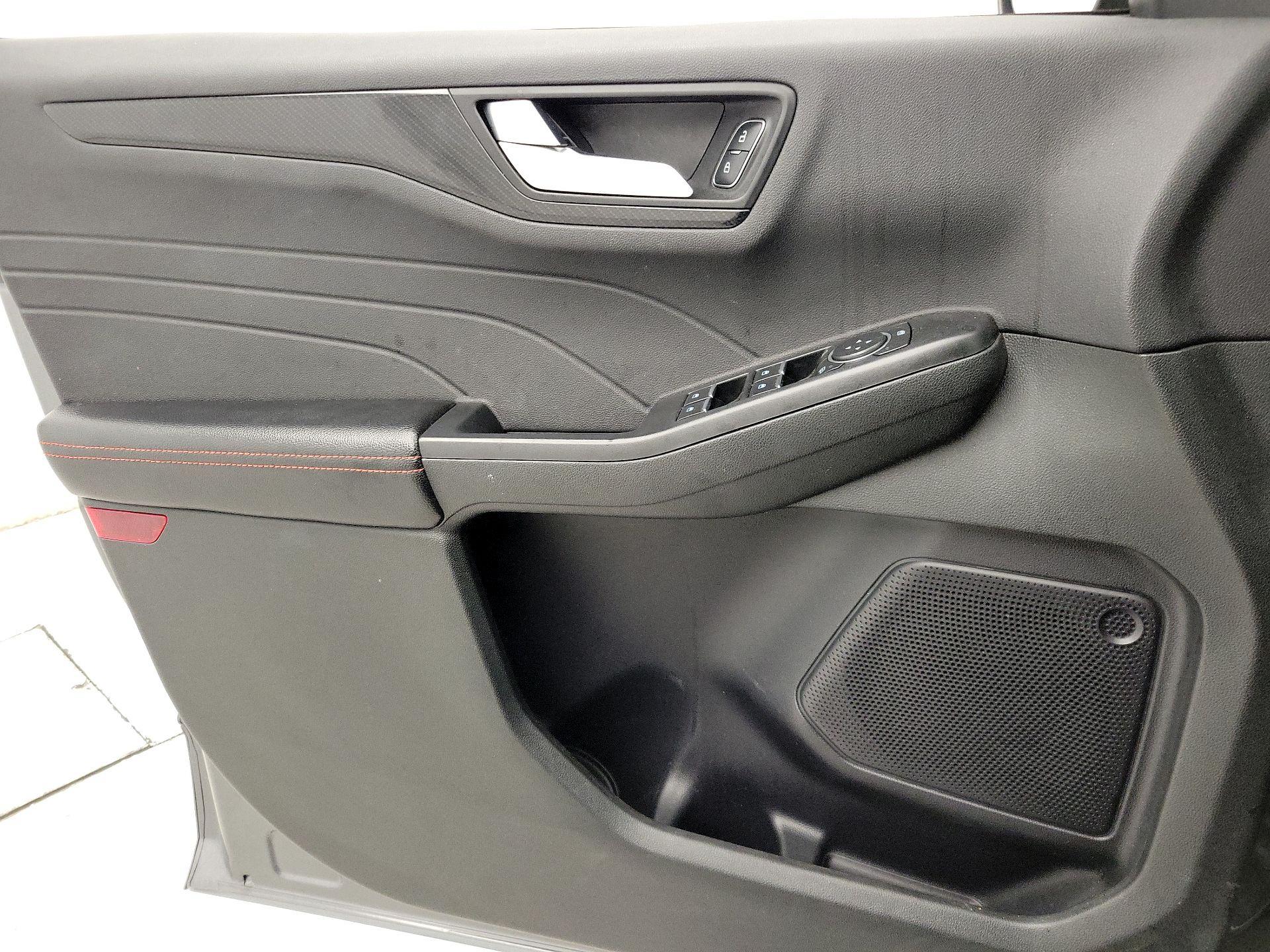 Thumbnail: 2023 Ford Escape - 12