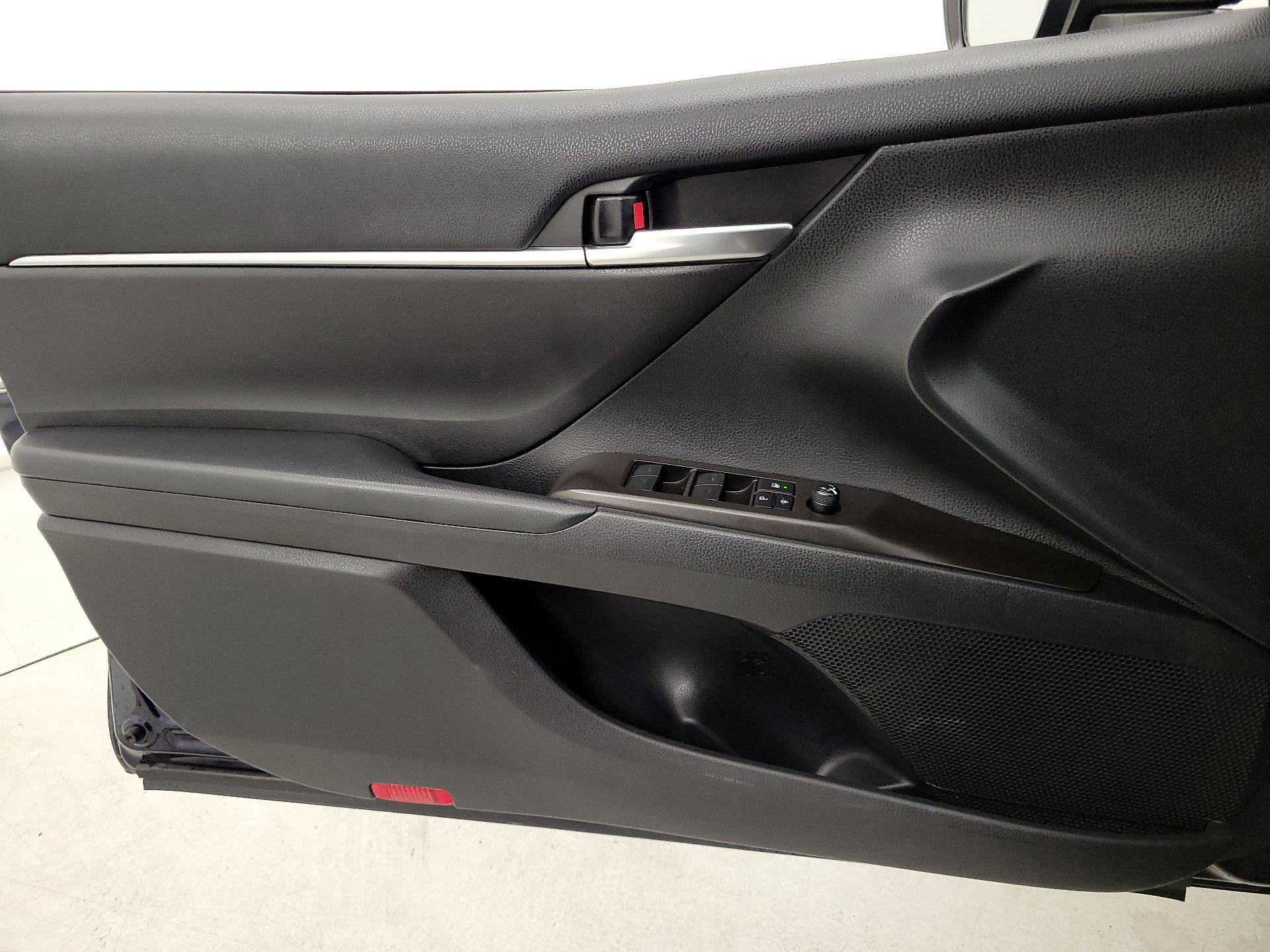 Thumbnail: 2022 Toyota Camry - 12