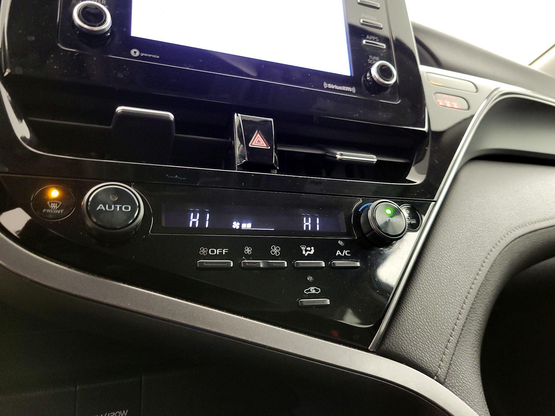 Thumbnail: 2022 Toyota Camry - 16