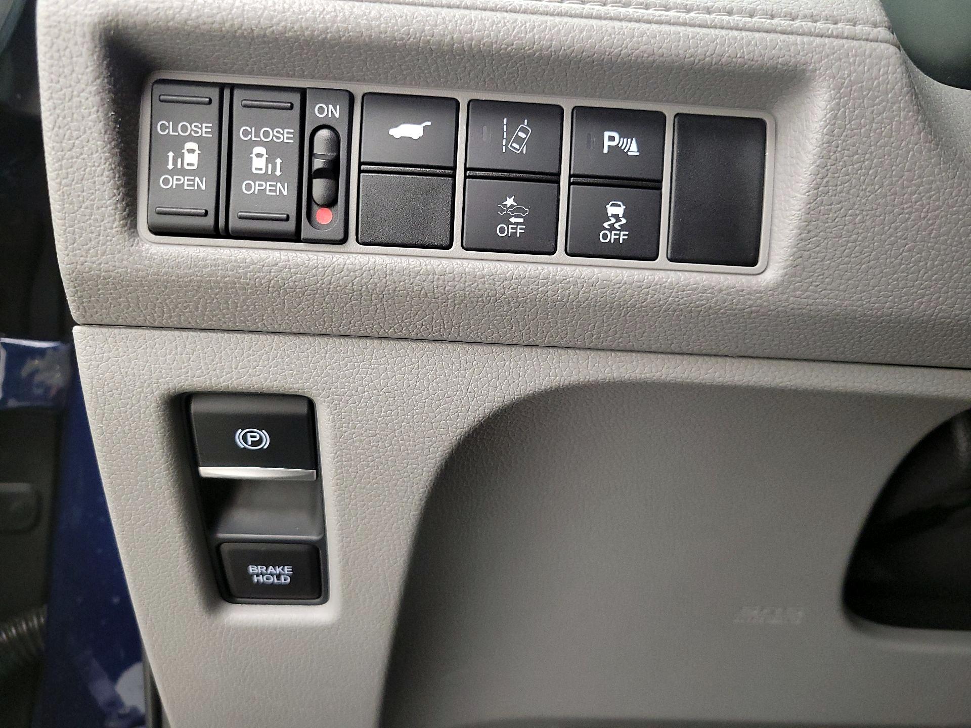 Thumbnail: 2019 Honda Odyssey - 13