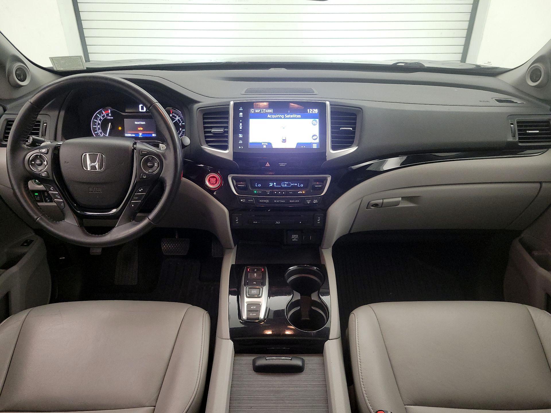 Thumbnail: 2017 Honda Pilot - 9